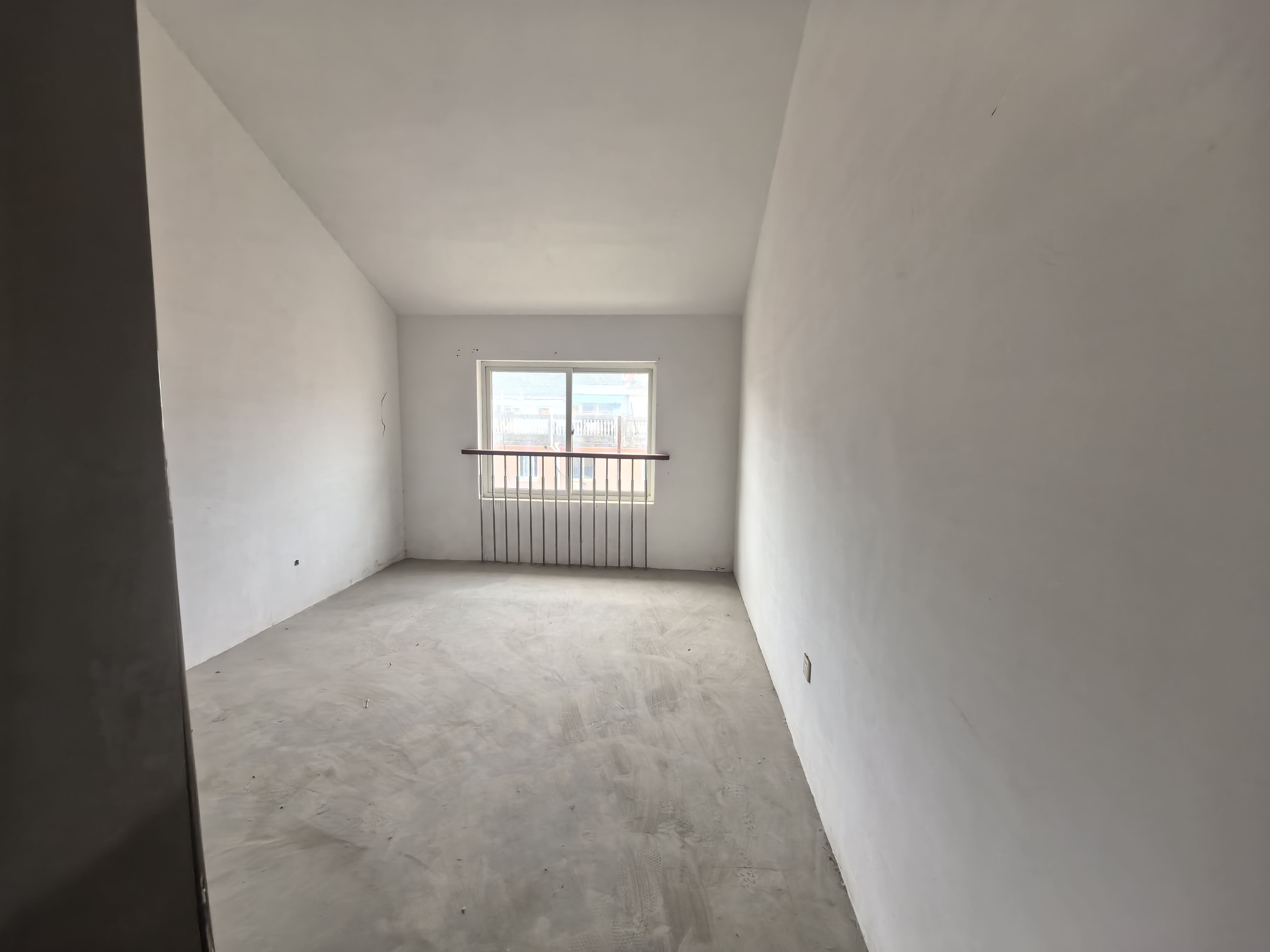 百家花苑 4室2厅1卫 246.00m&sup2;