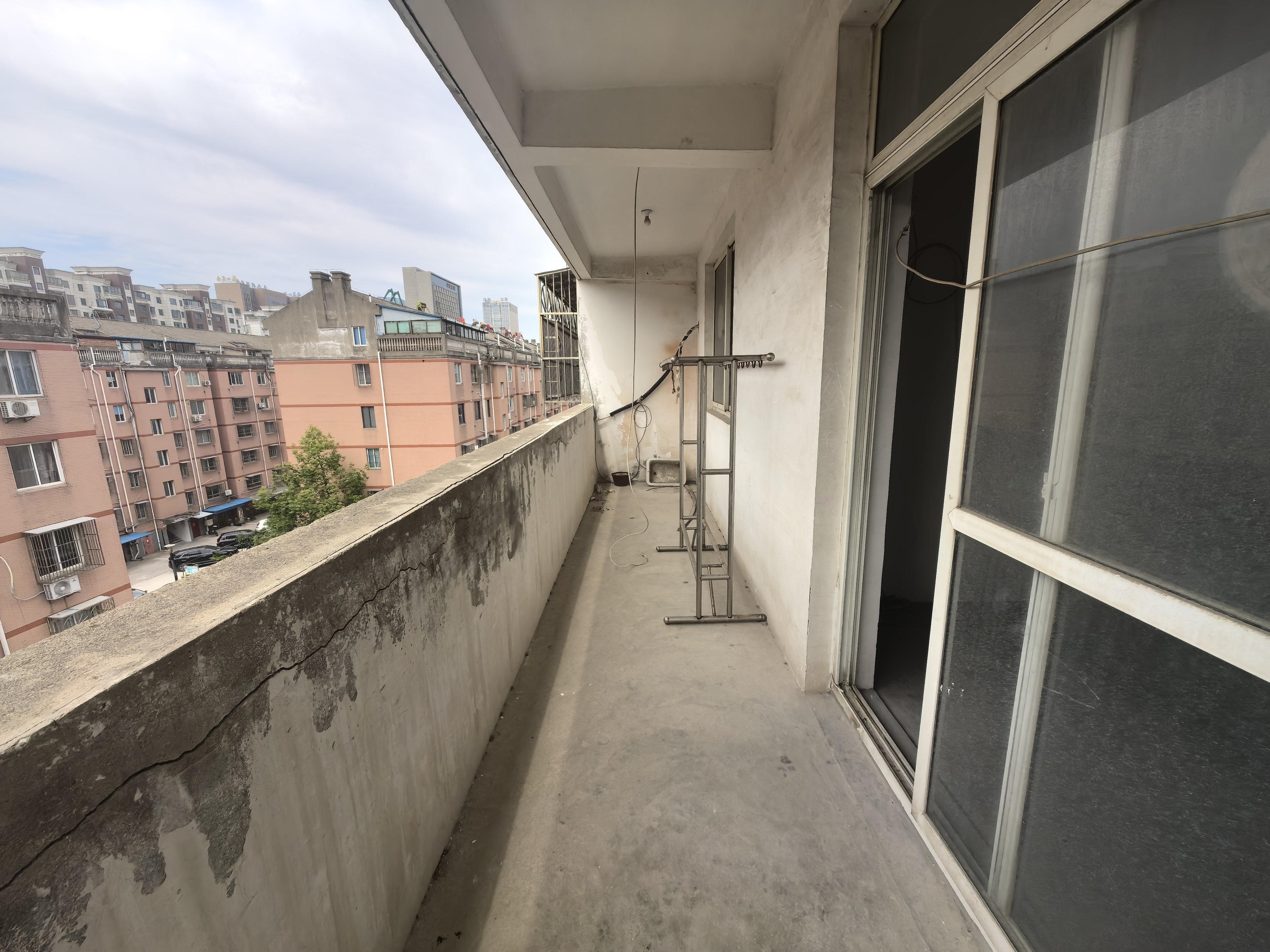 百家花苑 4室2厅1卫 246.00m&sup2;
