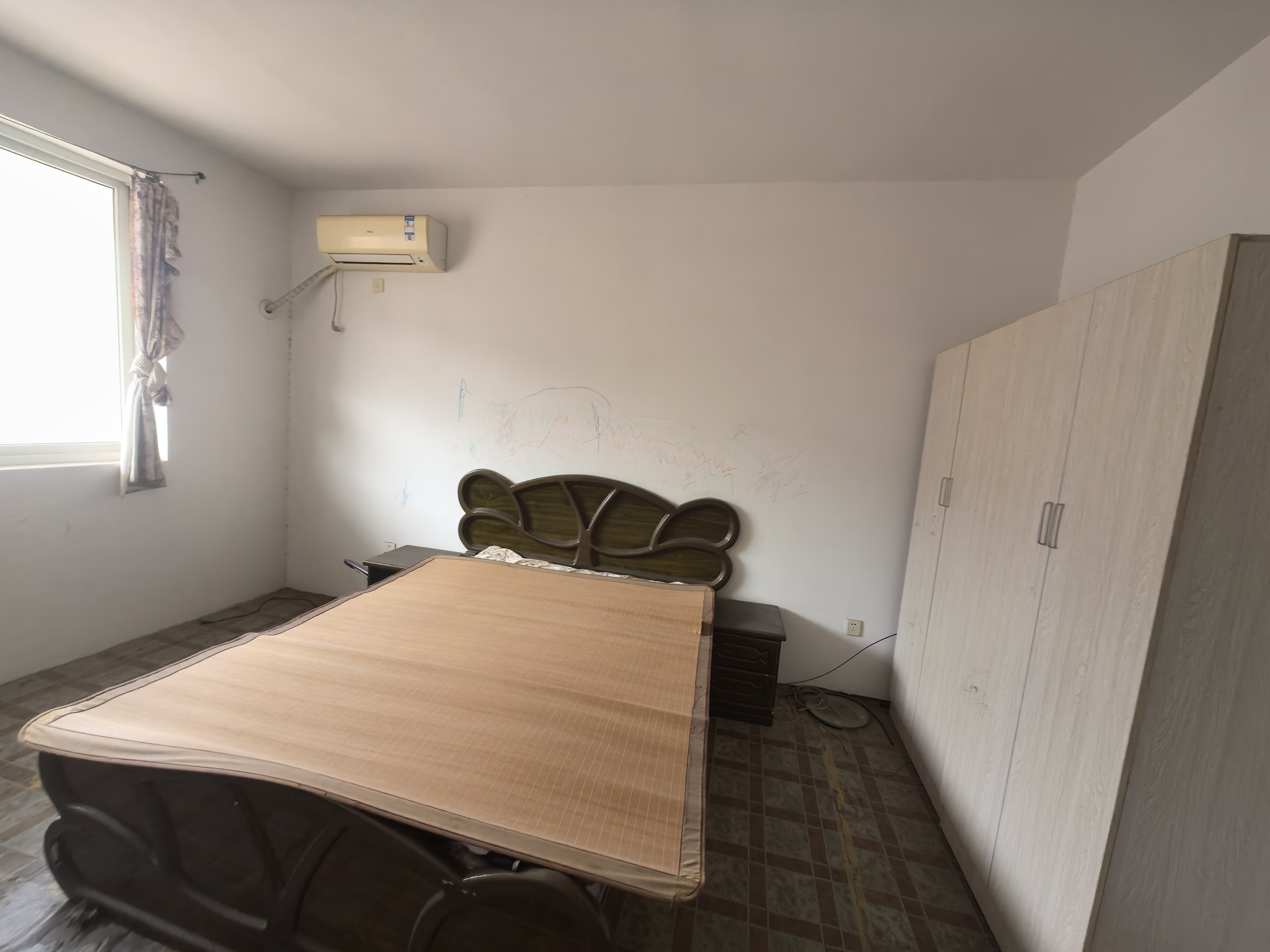 百家花苑 4室2厅1卫 246.00m&sup2;