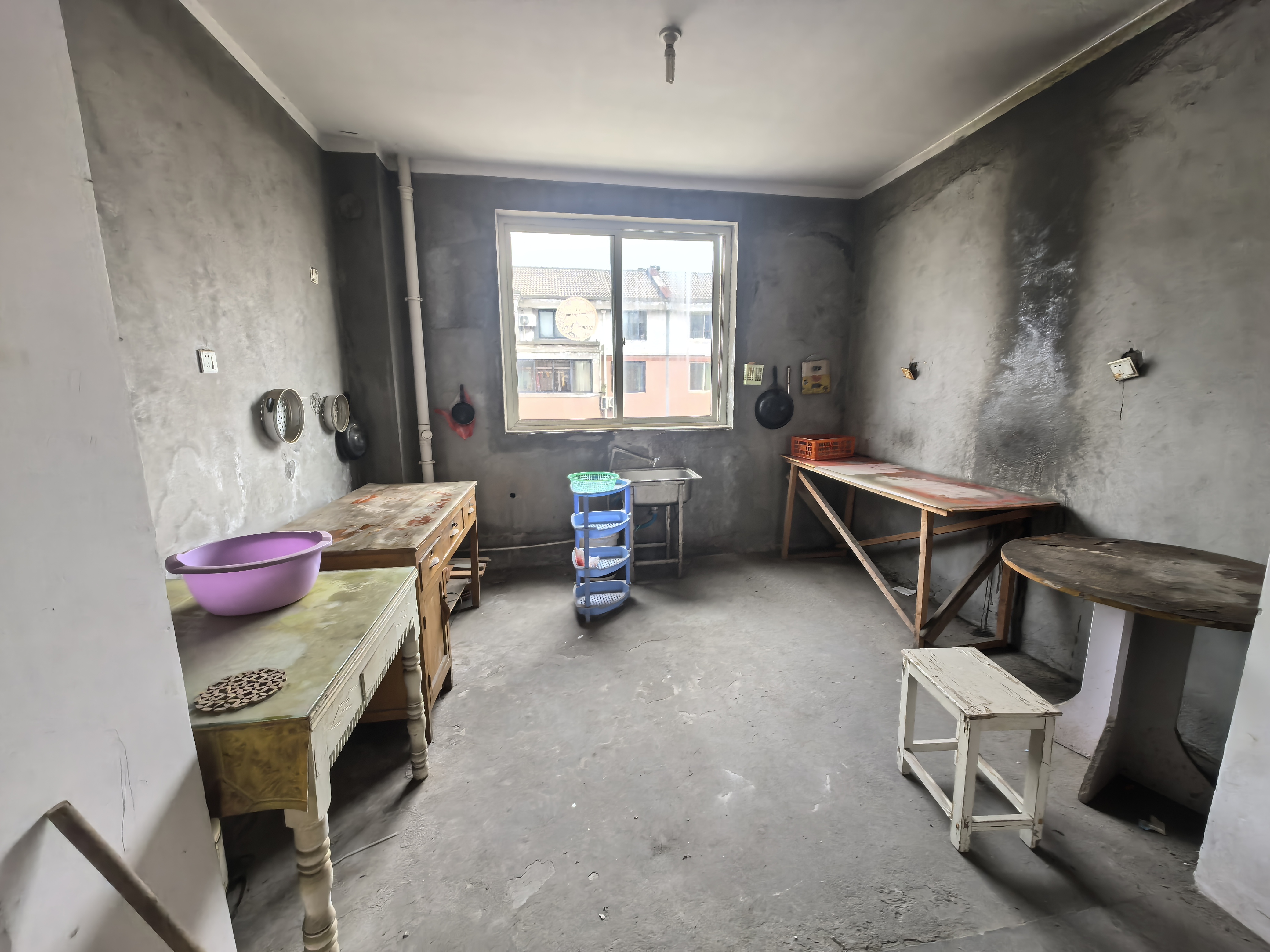 百家花苑 4室2厅1卫 246.00m&sup2;