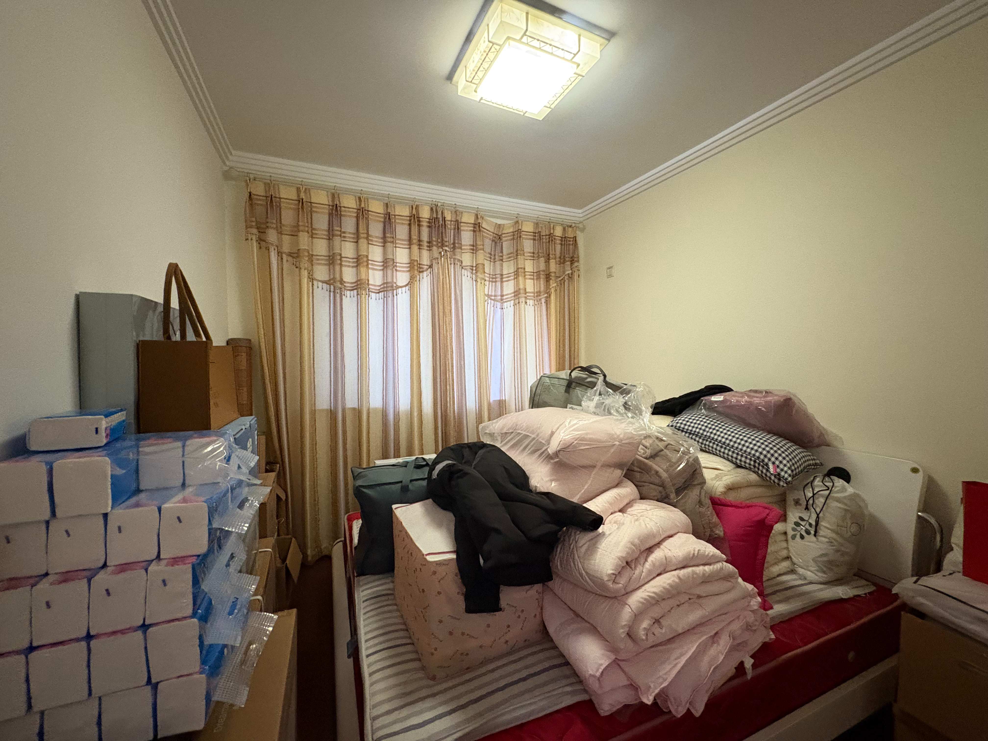 名人世家 4室2厅1卫 145m&sup2;