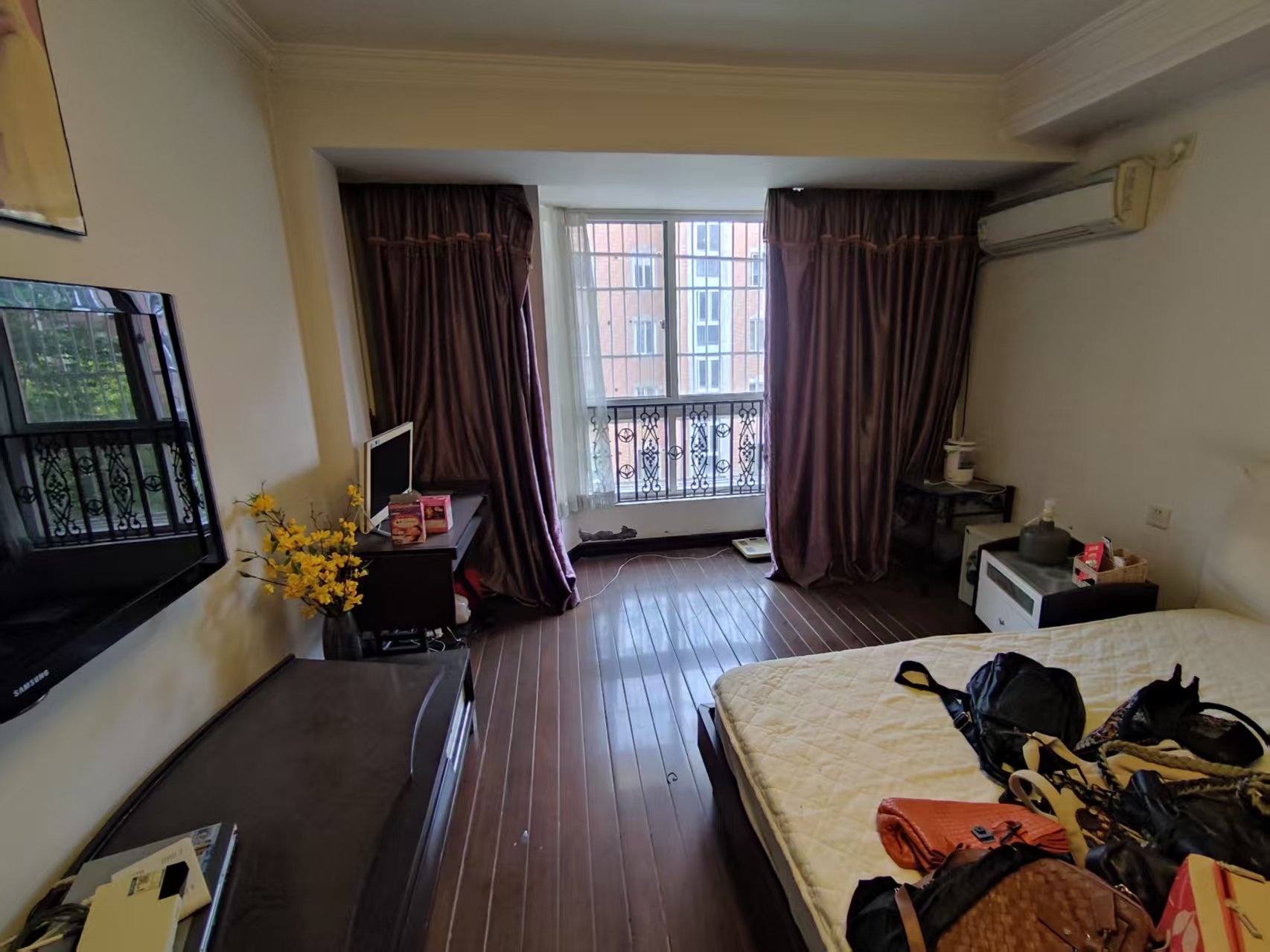 佳成花苑 3室2厅2卫 190m&sup2;