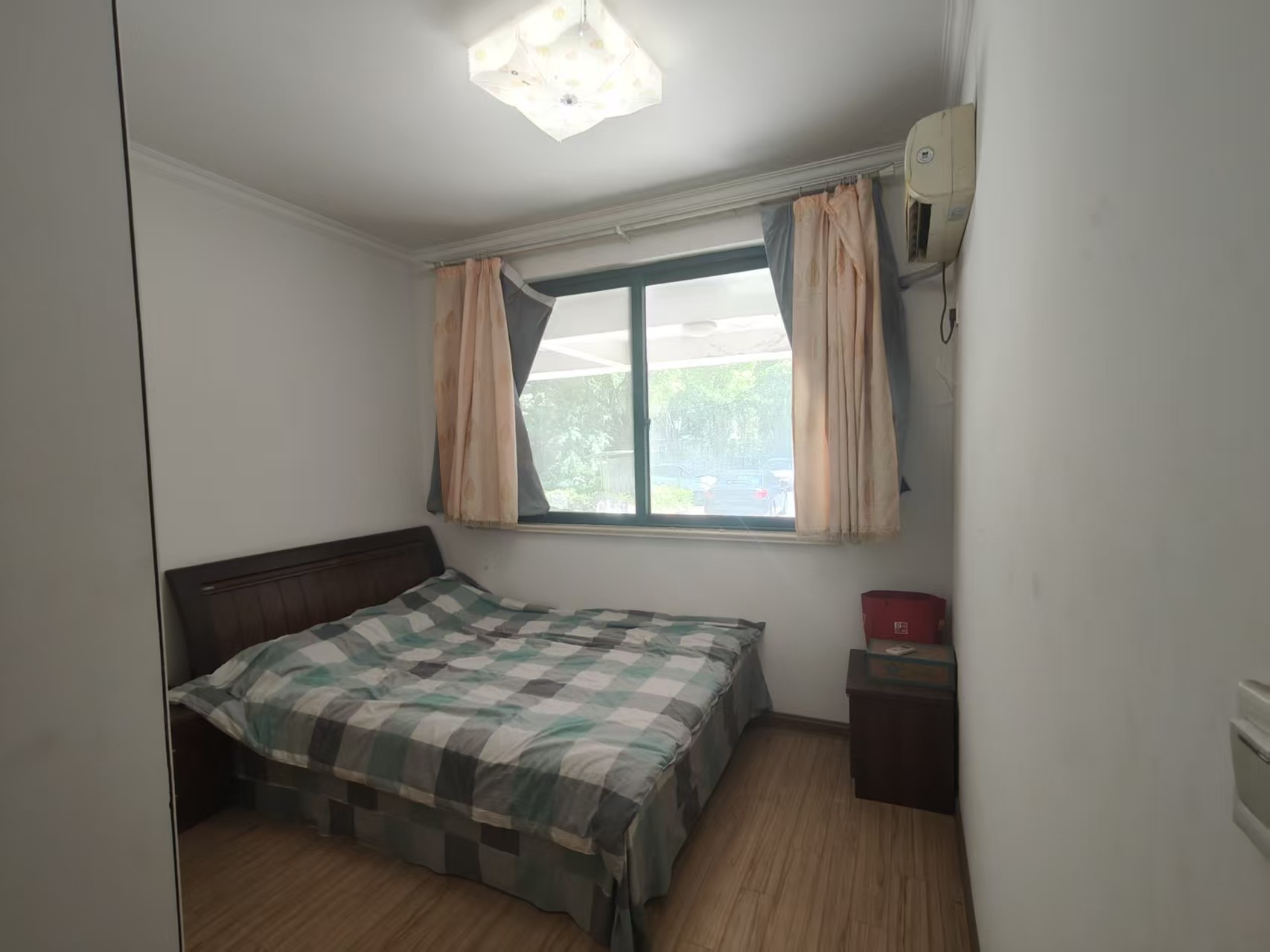 江海皇都私家花园 3室2厅2卫 133.95m&sup2;