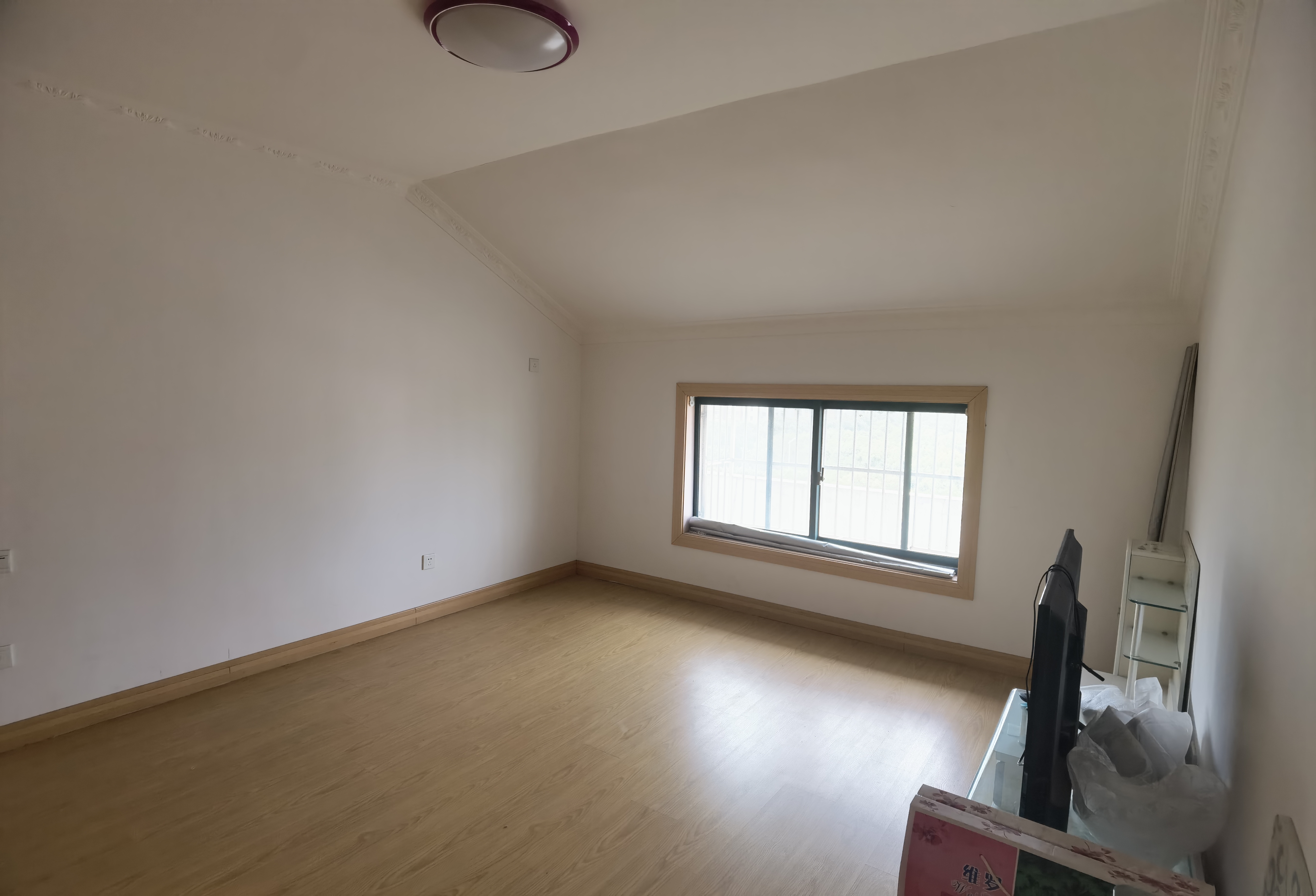 城东小区 3室2厅1卫 110m&sup2;
