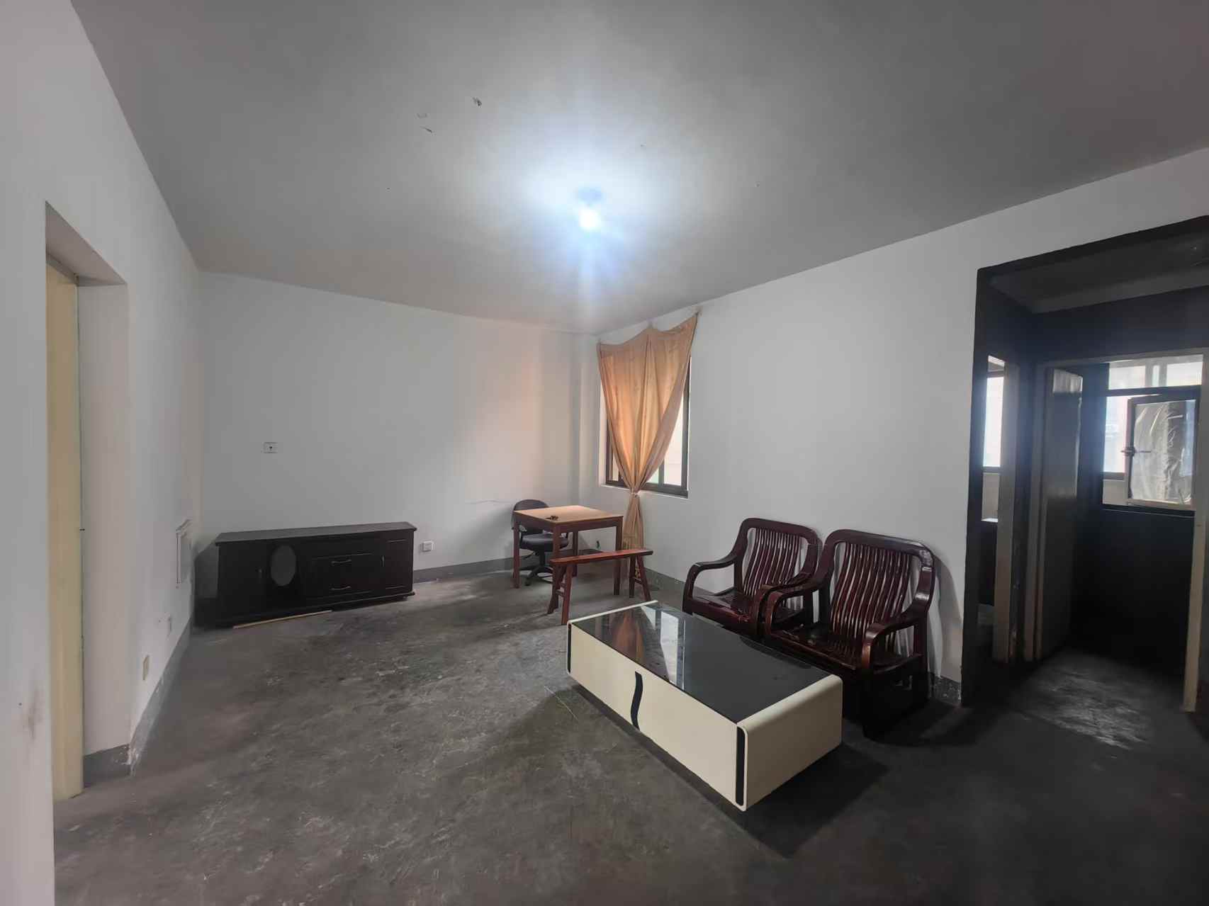 兴石花园 2室1厅1卫 83m&sup2;
