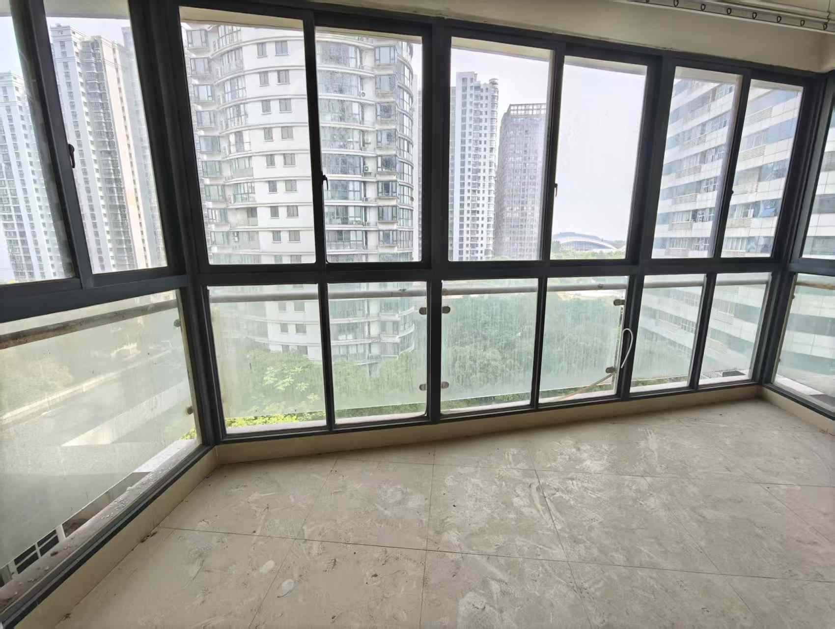 中南世纪城北区 3室2厅2卫 157m&sup2;