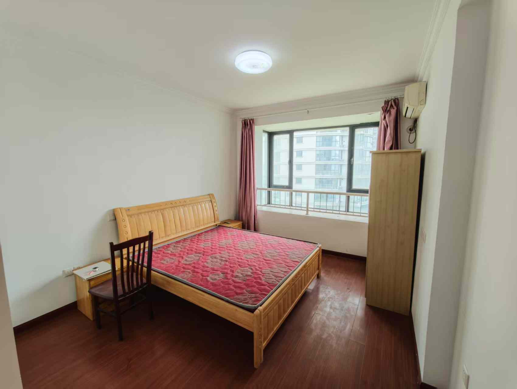 中南世纪城北区 3室2厅2卫 157m&sup2;
