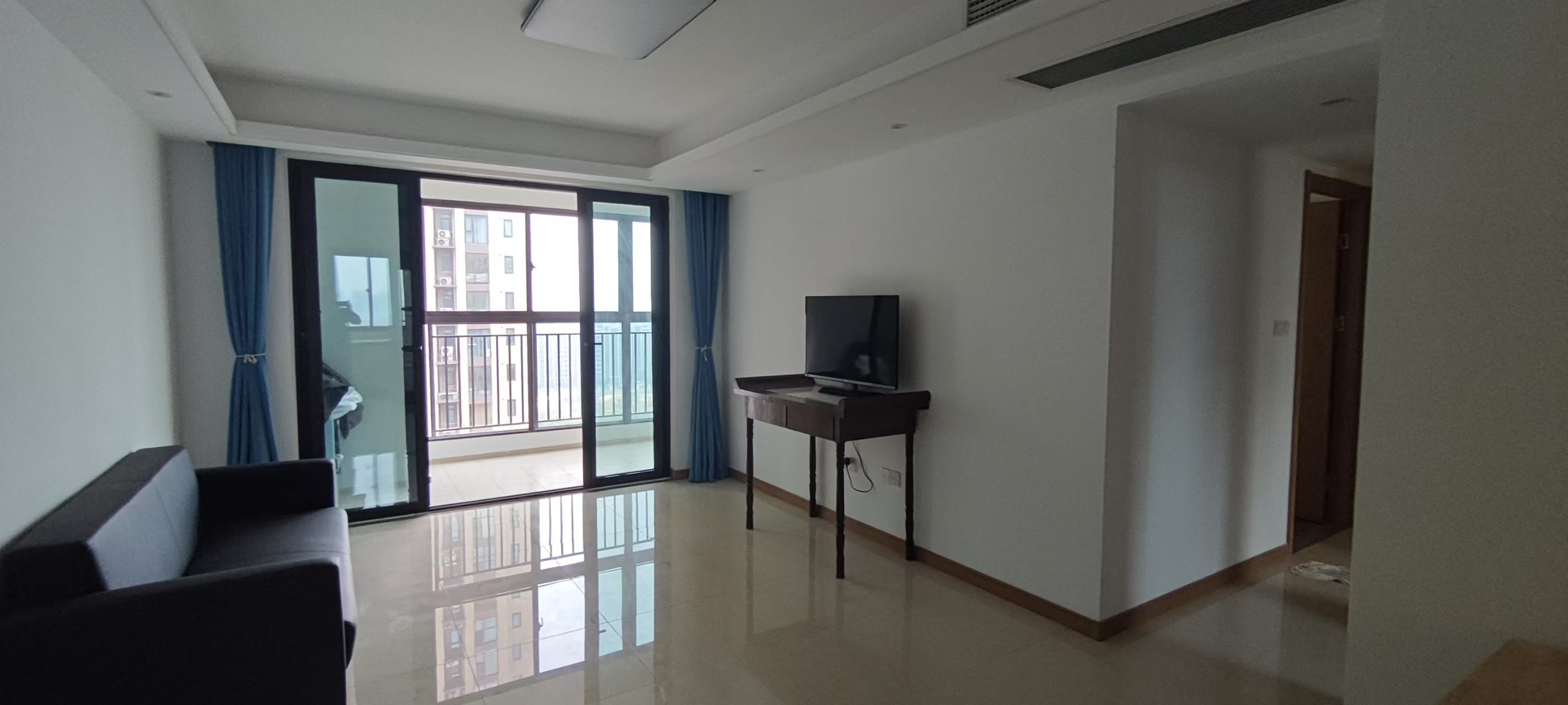 绿地新里城 3室2厅2卫 115m&sup2;