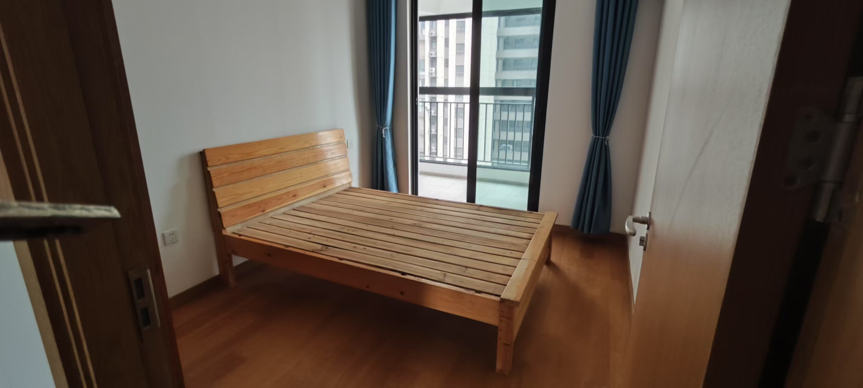 绿地新里城 3室2厅2卫 115m&sup2;