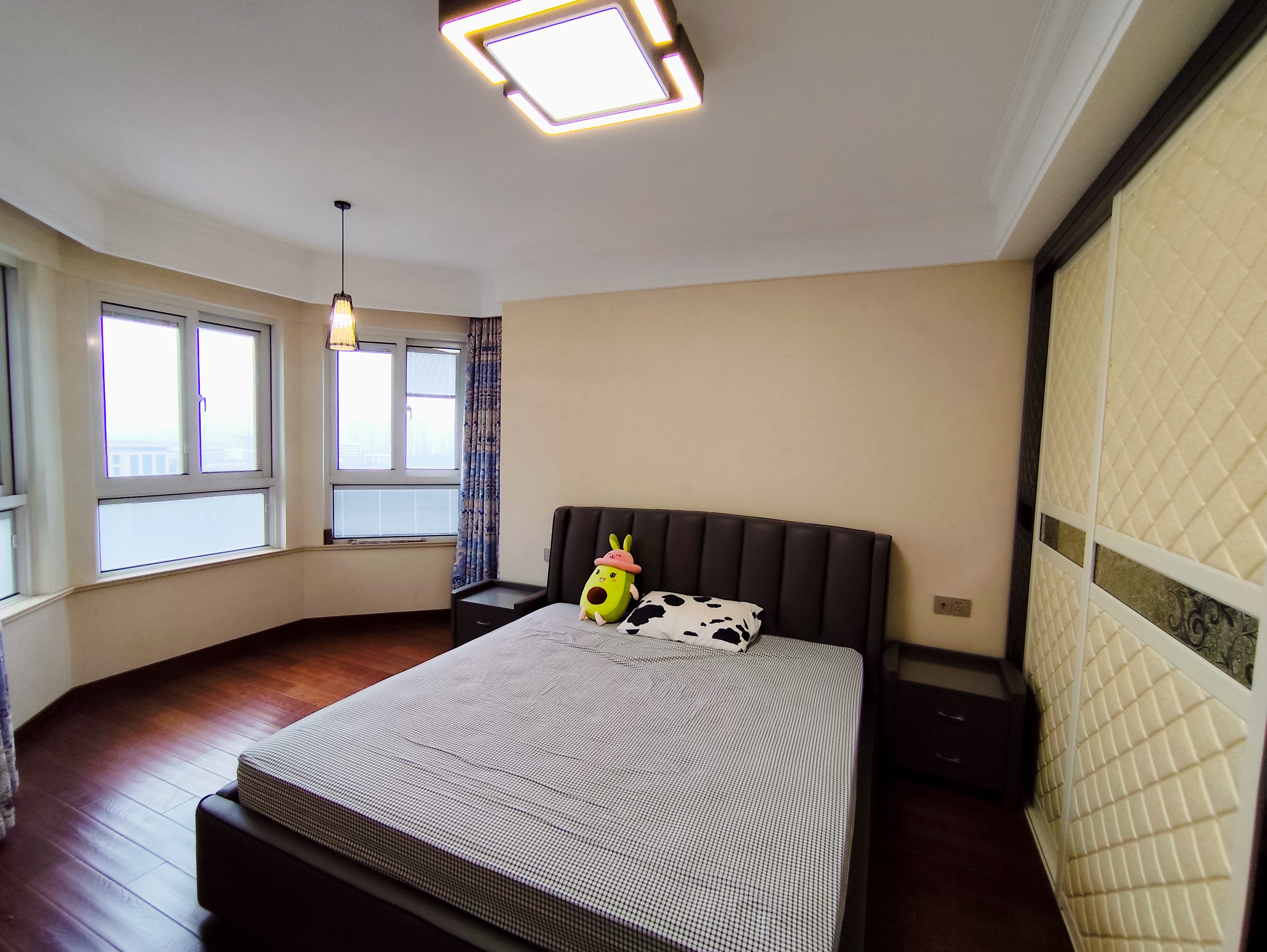 中南世纪花城三期 3室2厅2卫 135.04m&sup2;