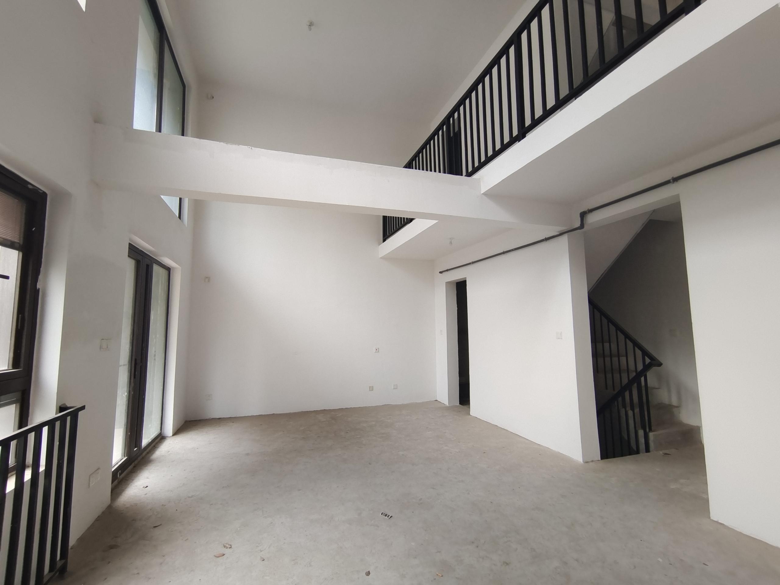 云樾东方 3室2厅3卫 152.00m&sup2;