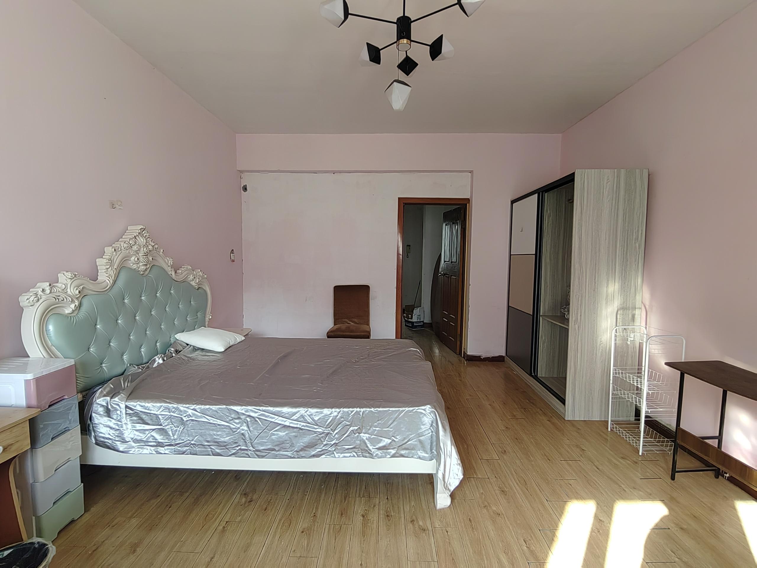 金霞北苑 3室1厅2卫 133.79m&sup2;