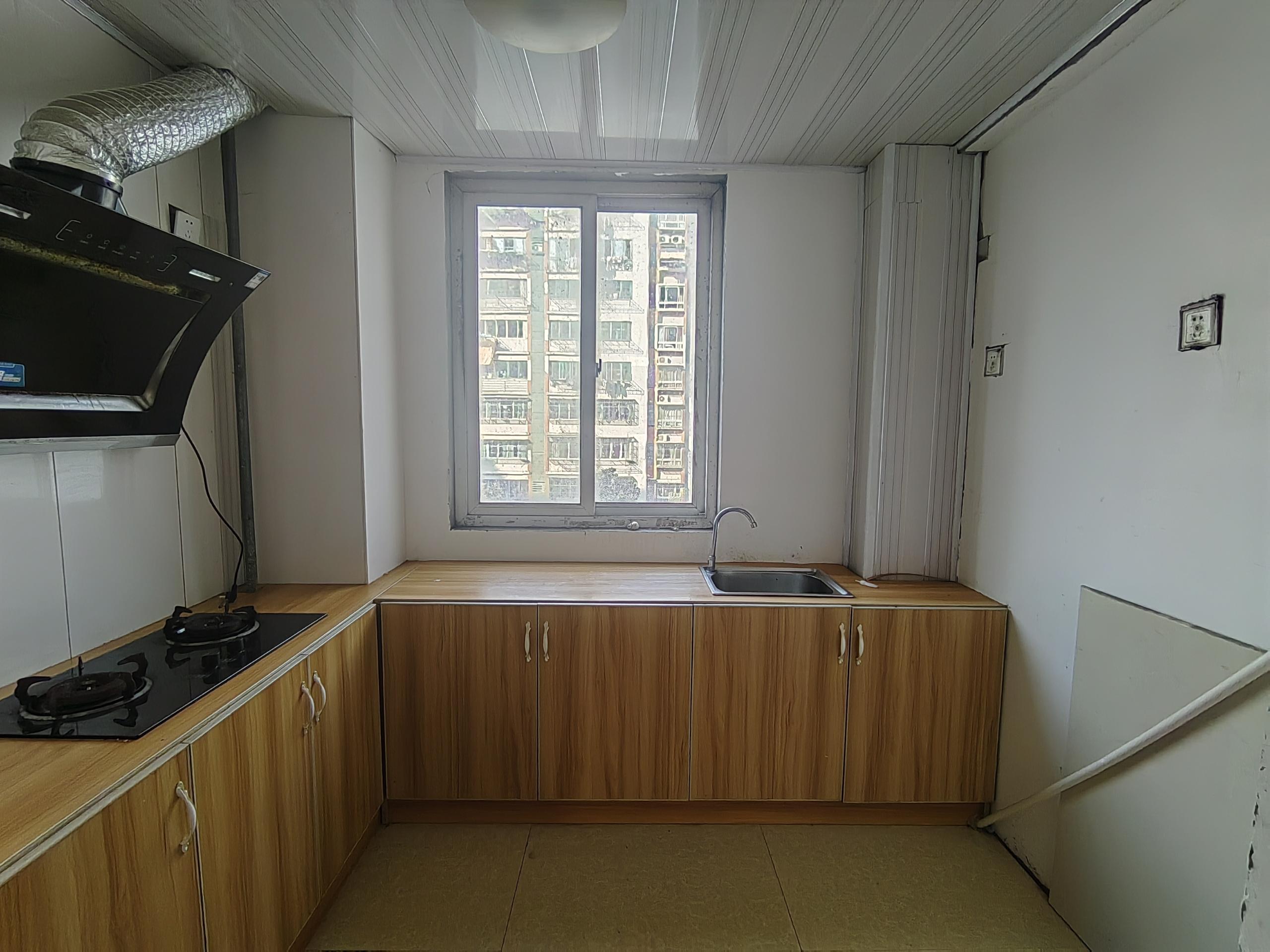 金霞北苑 3室1厅2卫 133.79m&sup2;