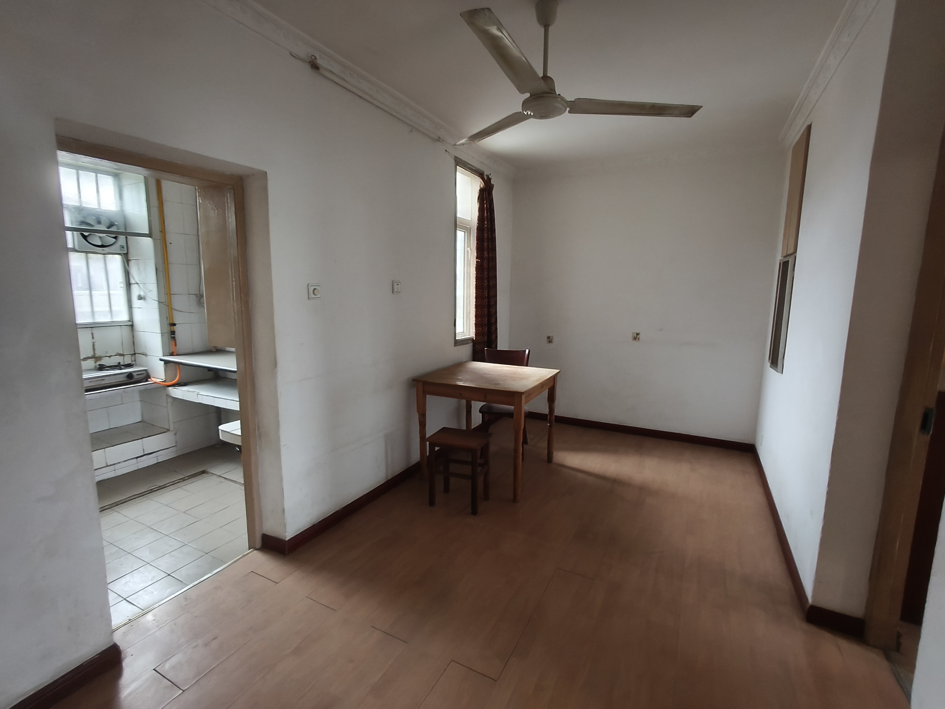 虹桥新村(朝霞路) 2室1厅1卫 68m&sup2;