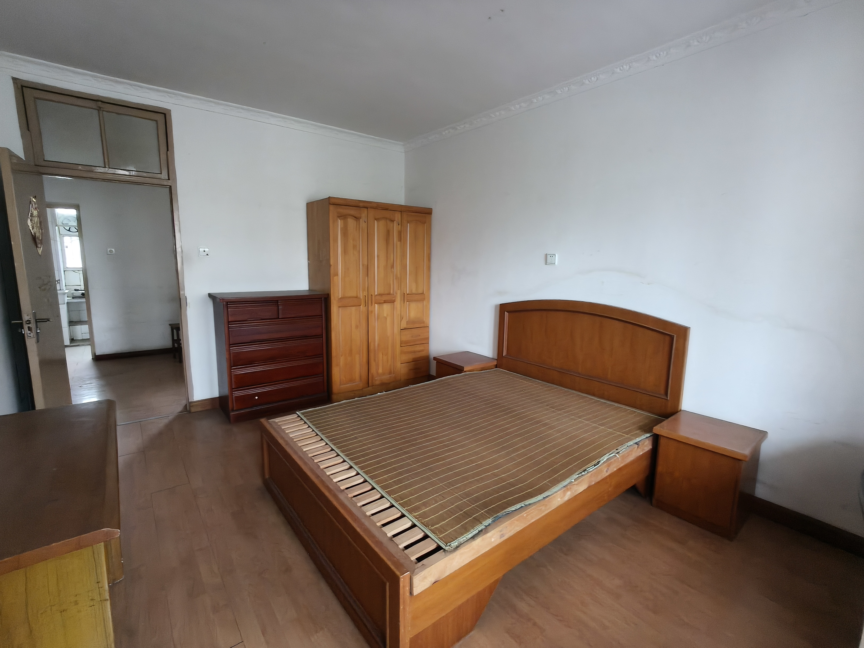 虹桥新村(朝霞路) 2室1厅1卫 68m&sup2;