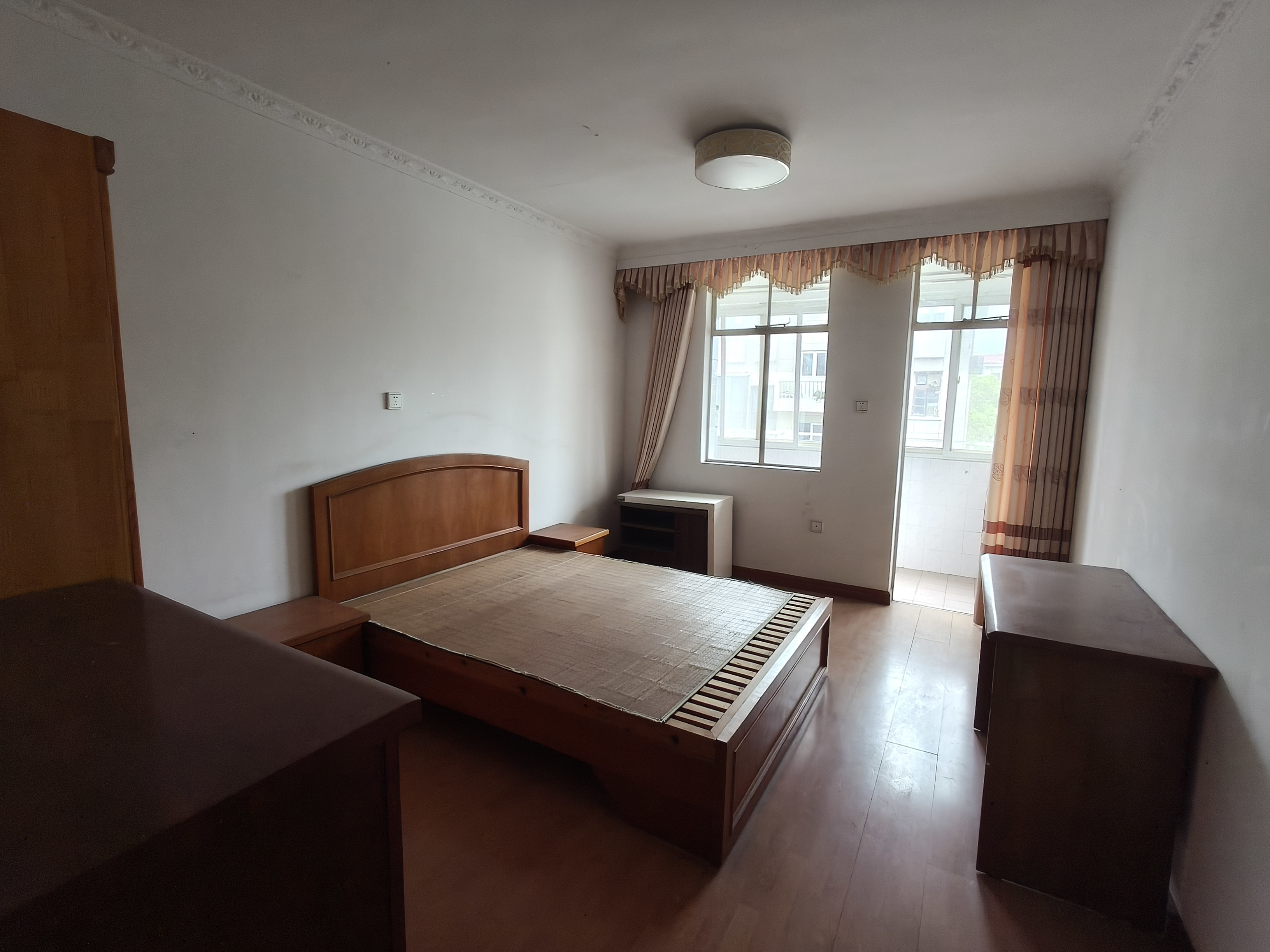 虹桥新村(朝霞路) 2室1厅1卫 68m&sup2;