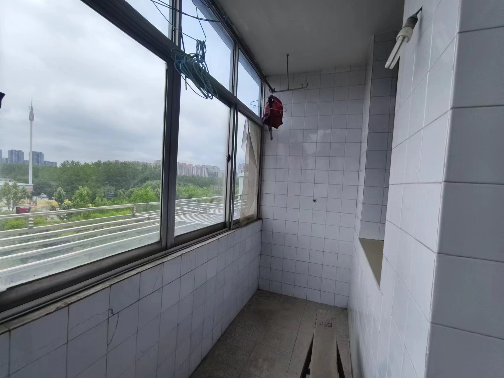 光明新村 2室1厅1卫 65m&sup2;