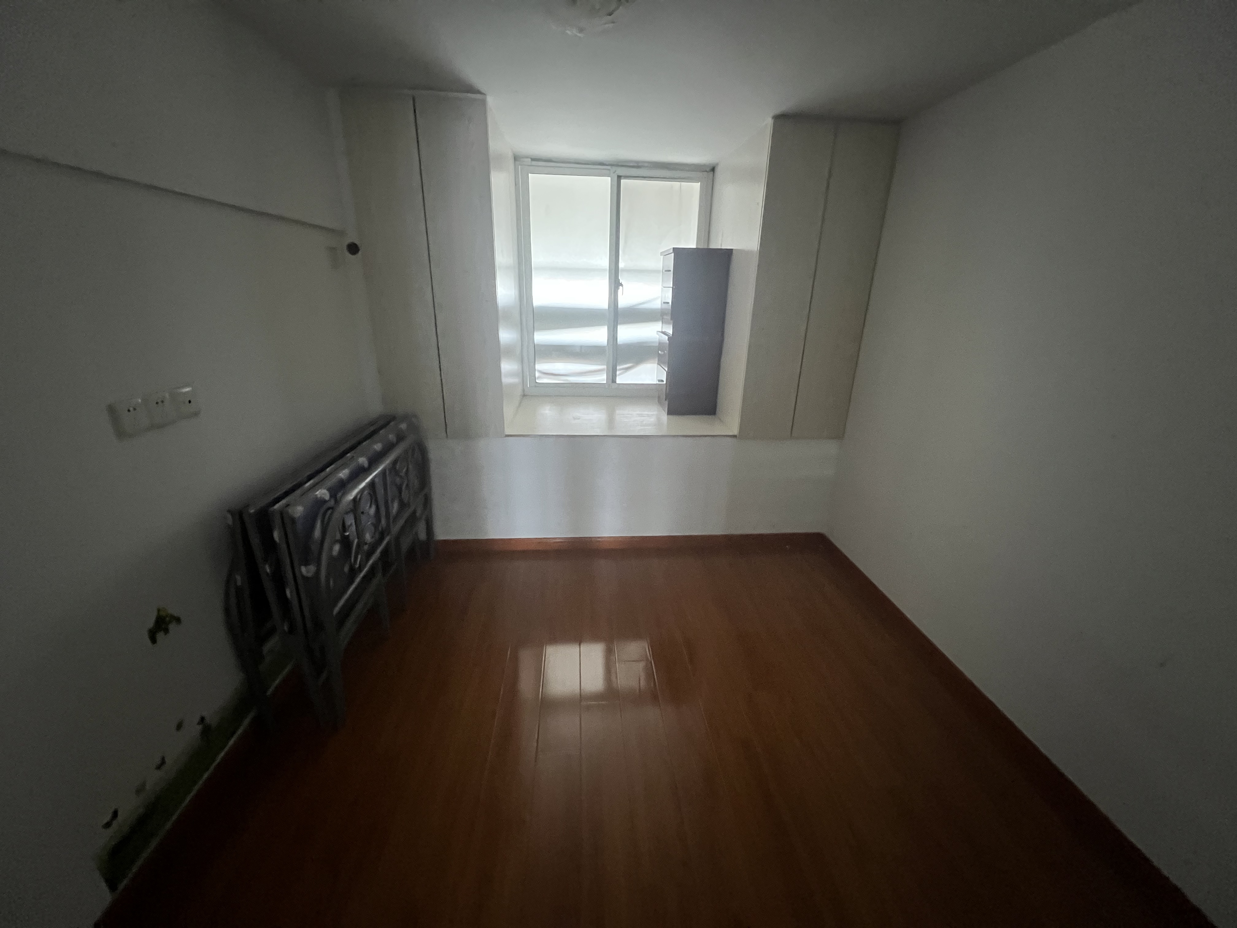 鸿运大厦 2室1厅2卫 64m&sup2;
