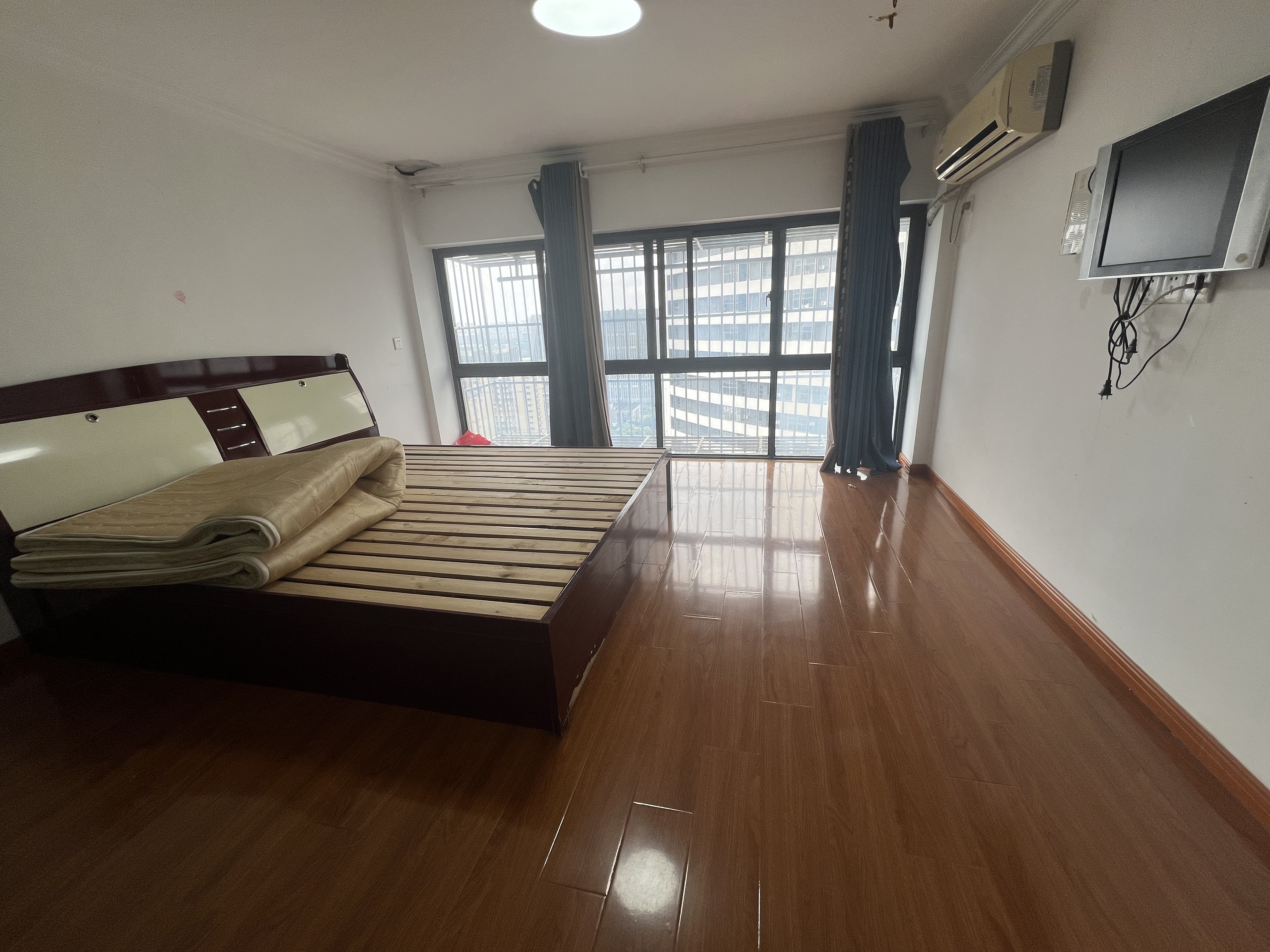 鸿运大厦 2室1厅2卫 64m&sup2;