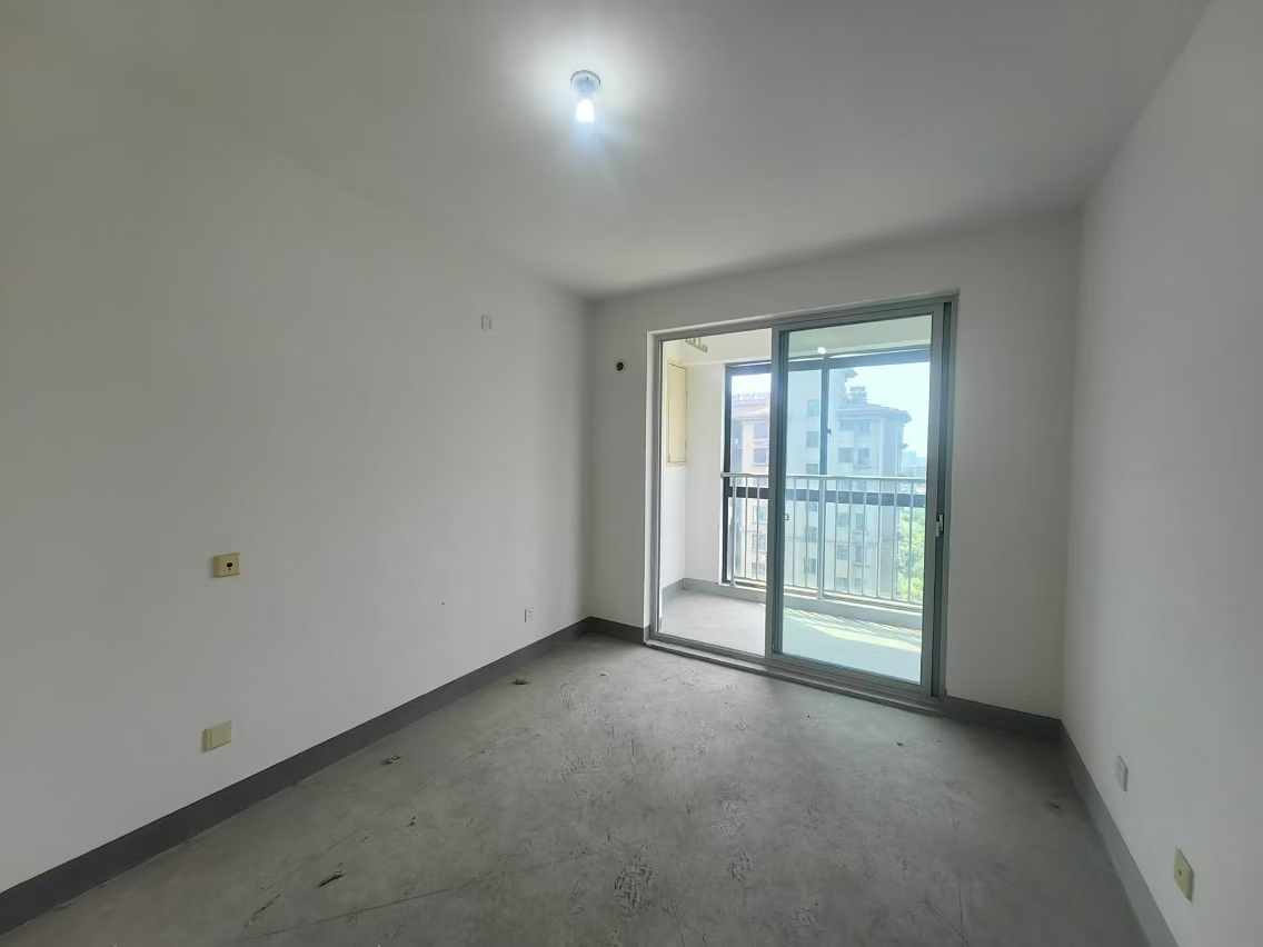 观河华府 1室1厅1卫 64m&sup2;