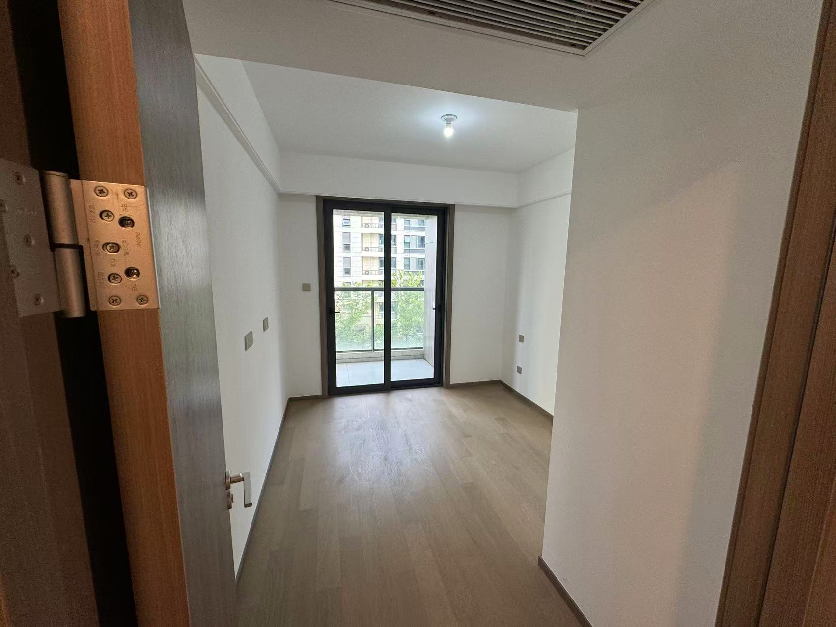 卓越府 4室2厅2卫 125m&sup2;
