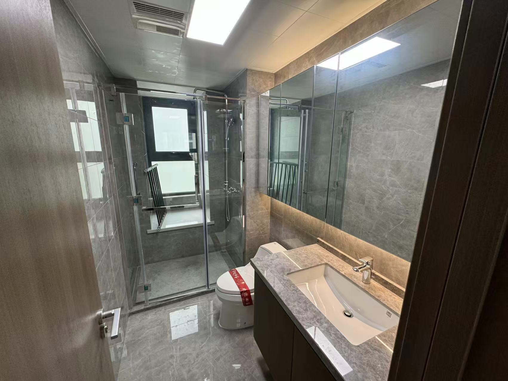 卓越府 4室2厅2卫 125m&sup2;
