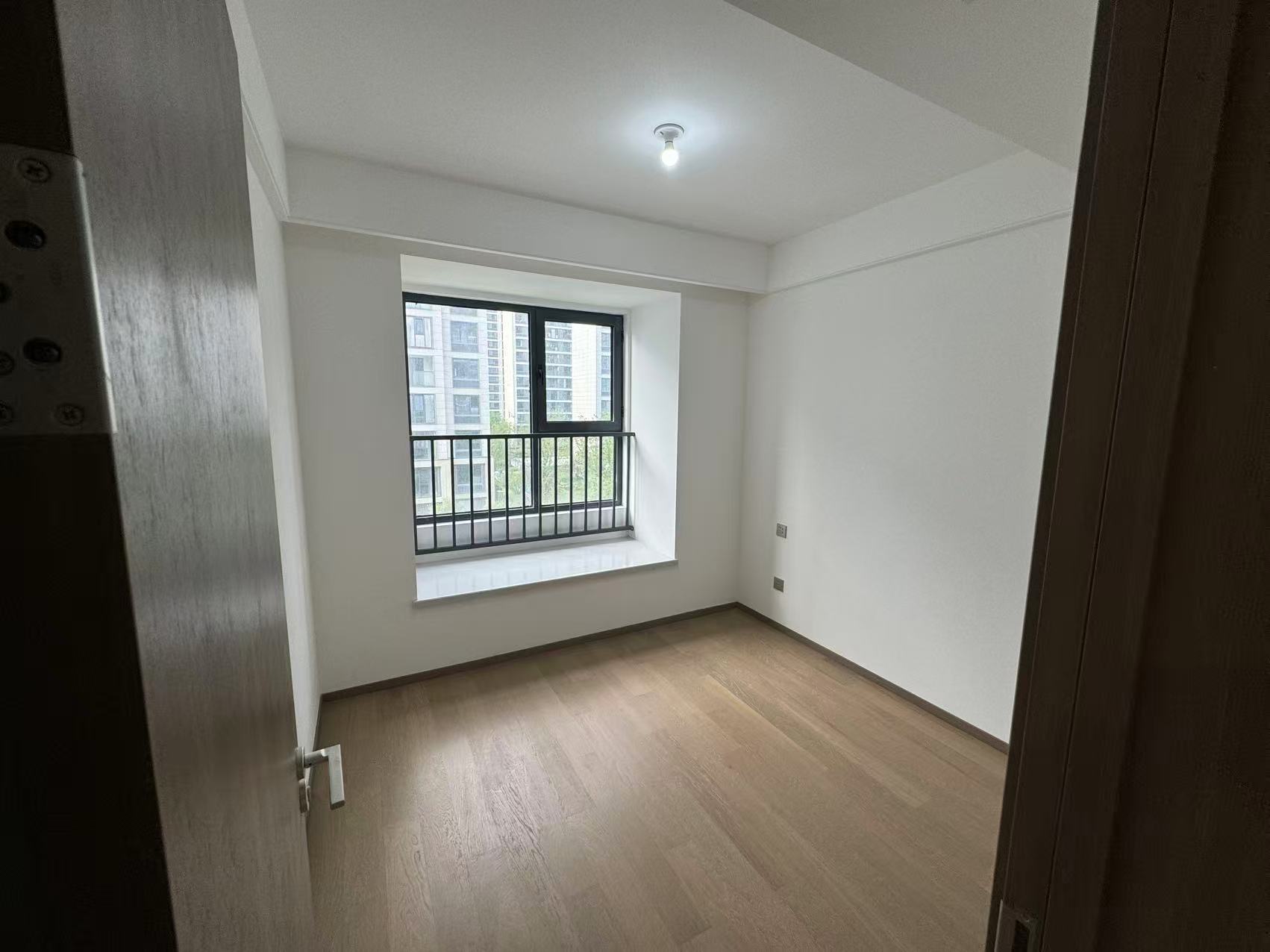 卓越府 4室2厅2卫 125m&sup2;