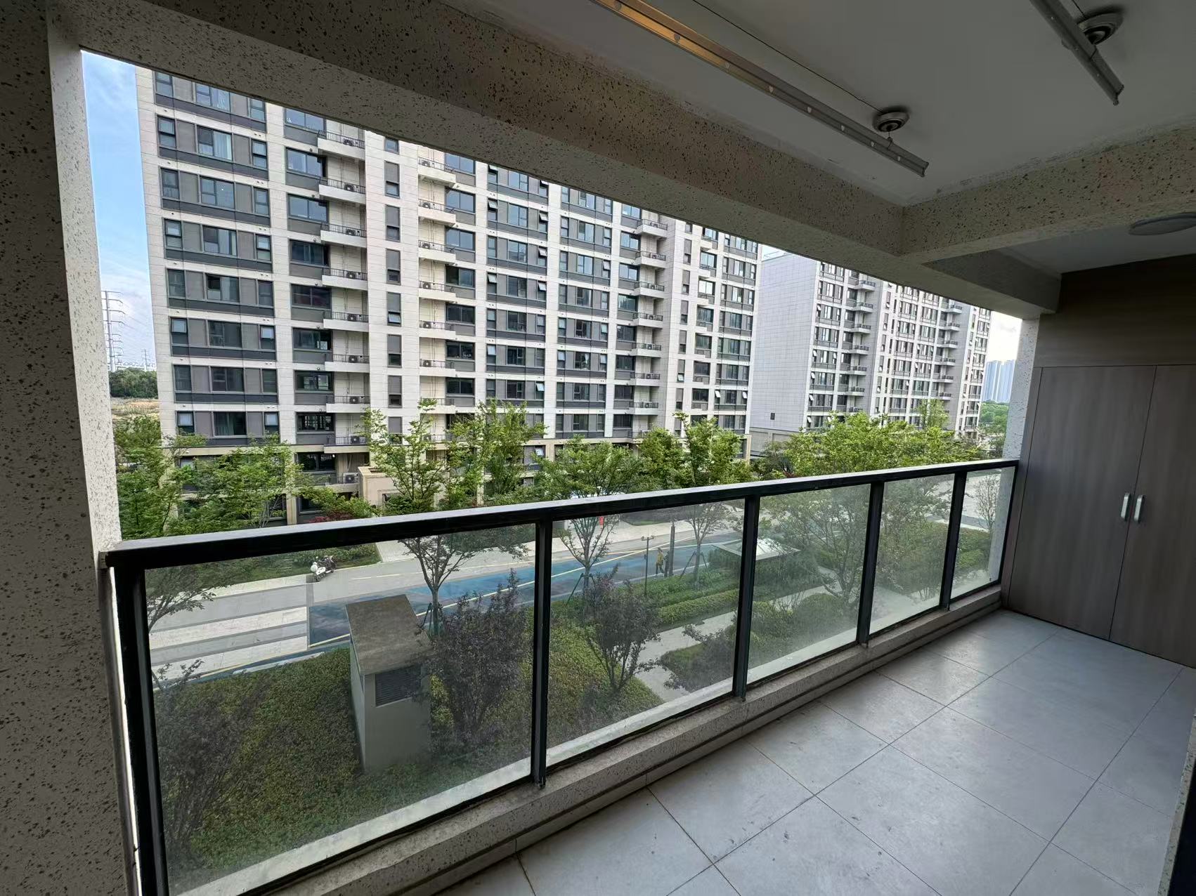 卓越府 4室2厅2卫 125m&sup2;