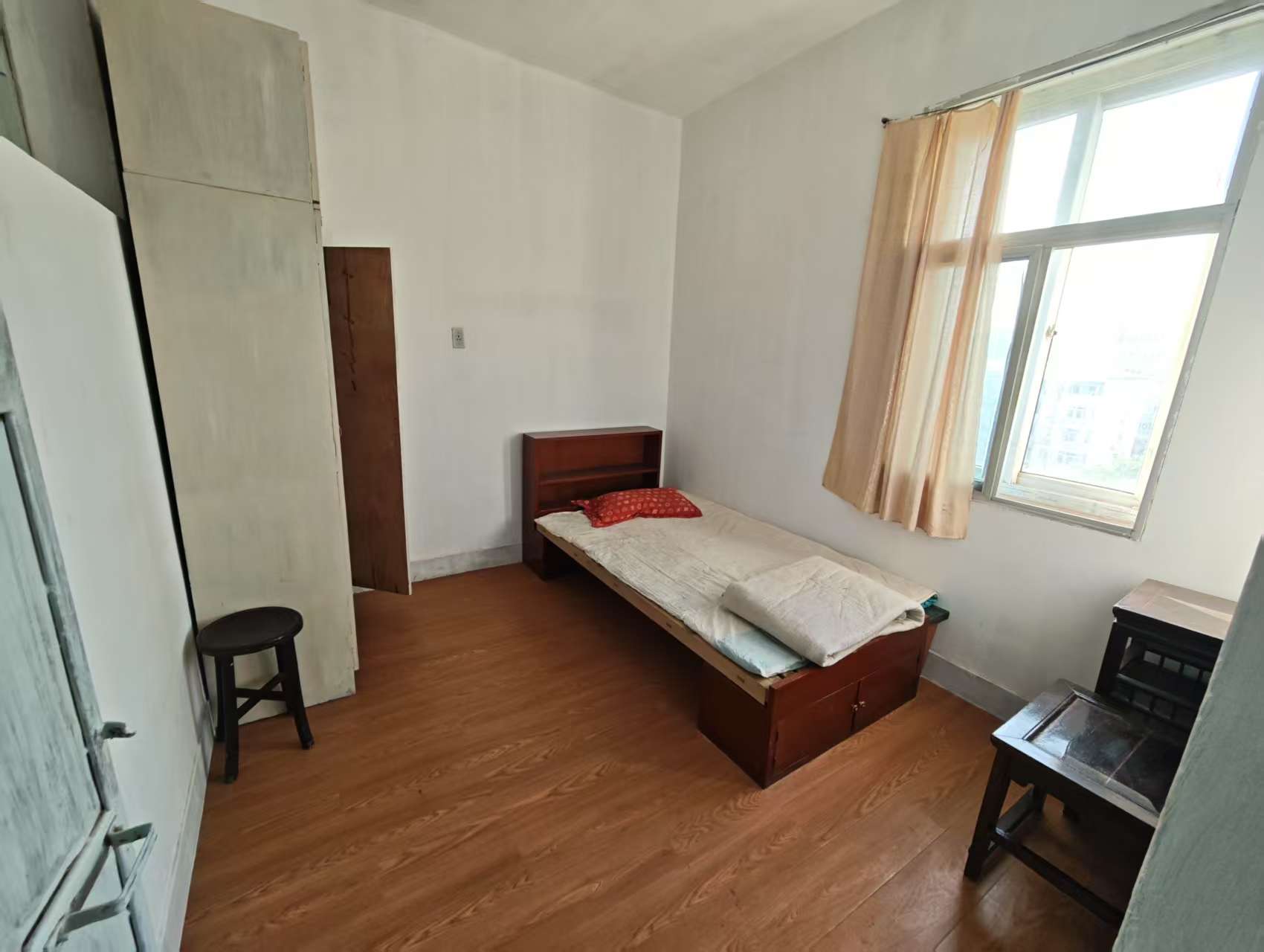 易家桥新村 3室1厅1卫 72m&sup2;