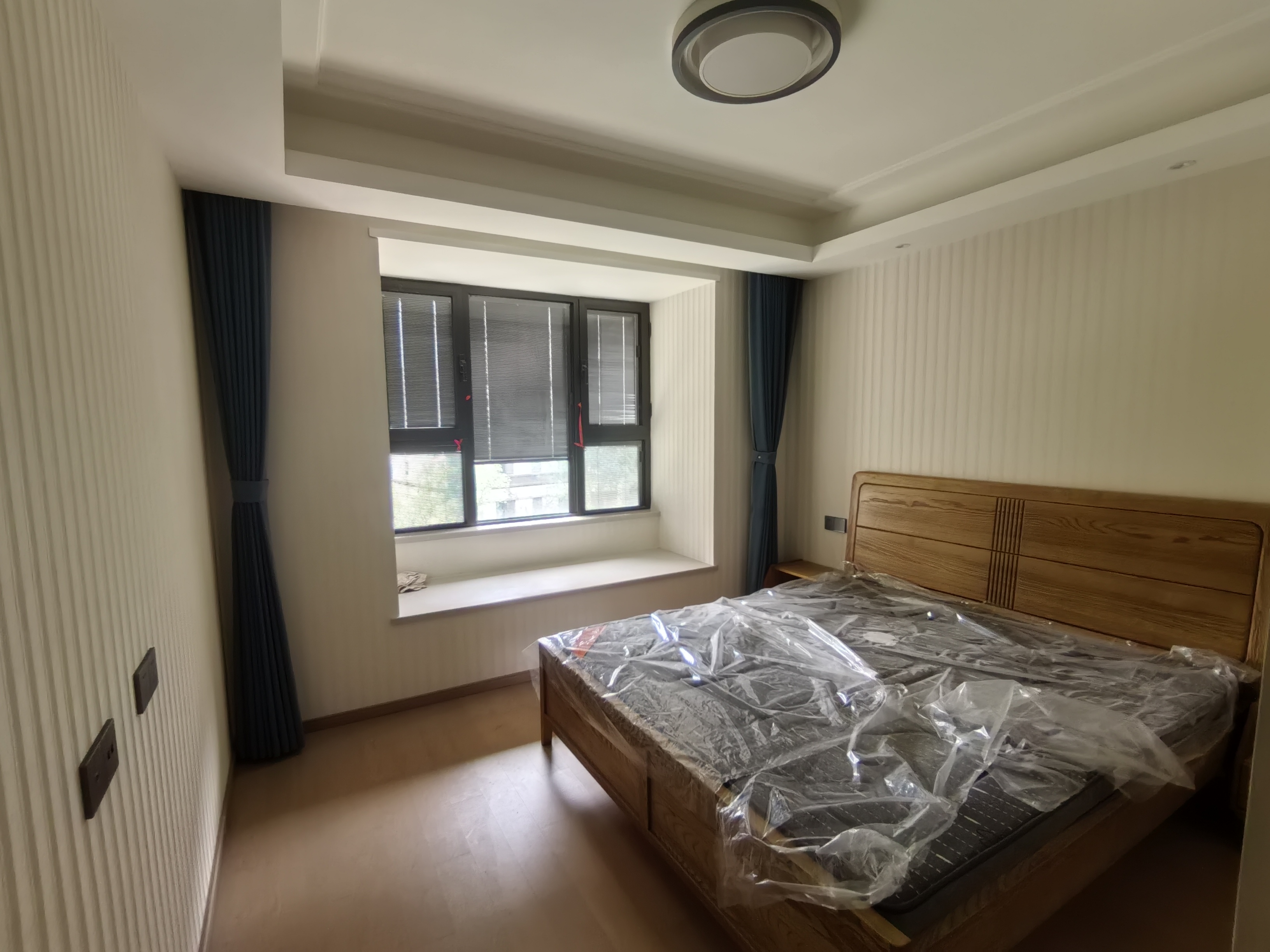 龙湖天宸源著 3室2厅2卫 117m&sup2;