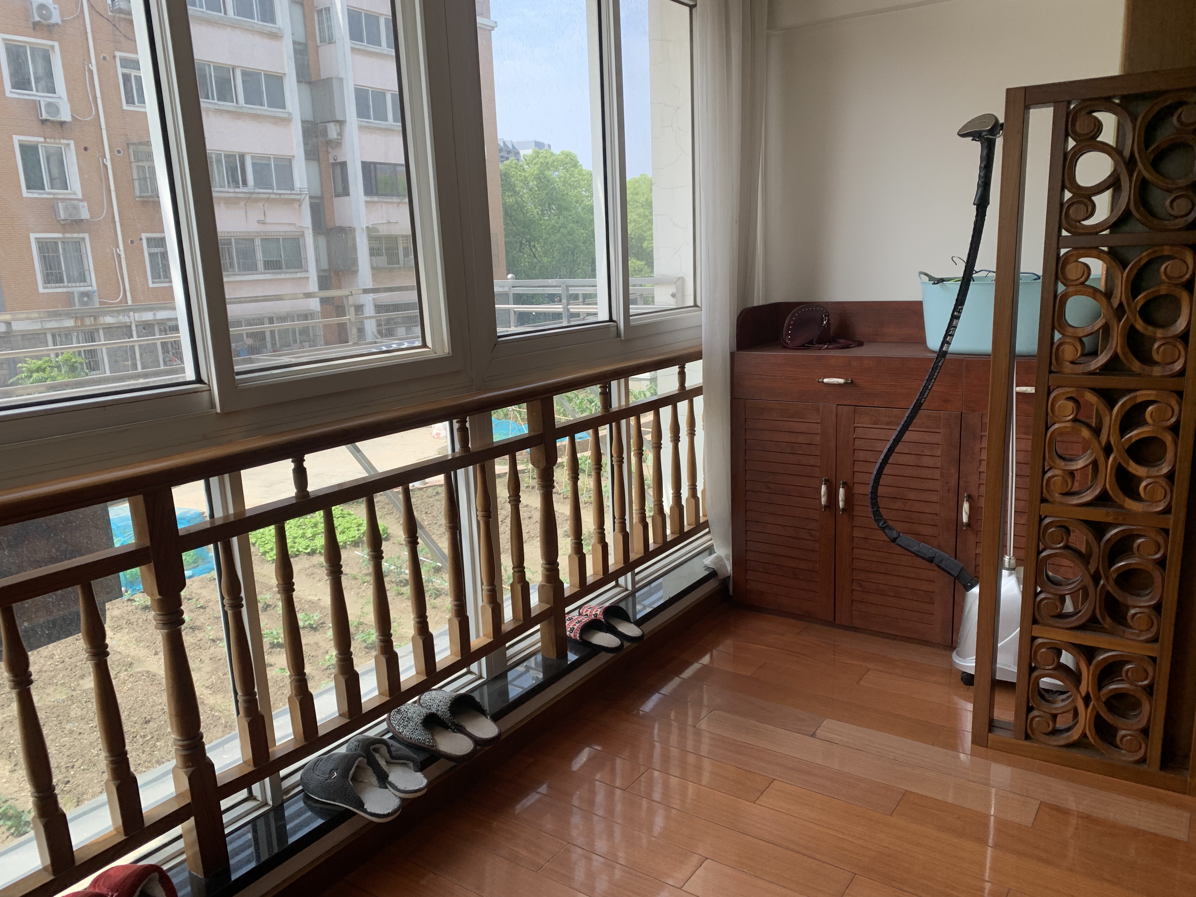 东昇花园 3室2厅2卫 148m&sup2;