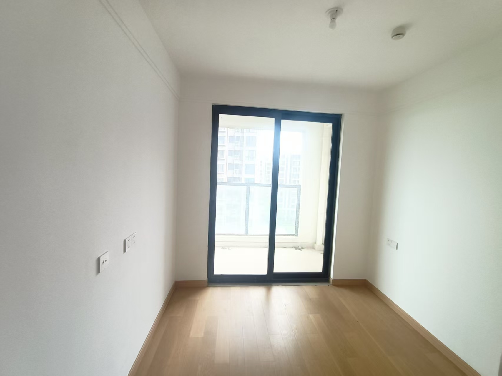 时光漫城 4室2厅2卫 125m&sup2;
