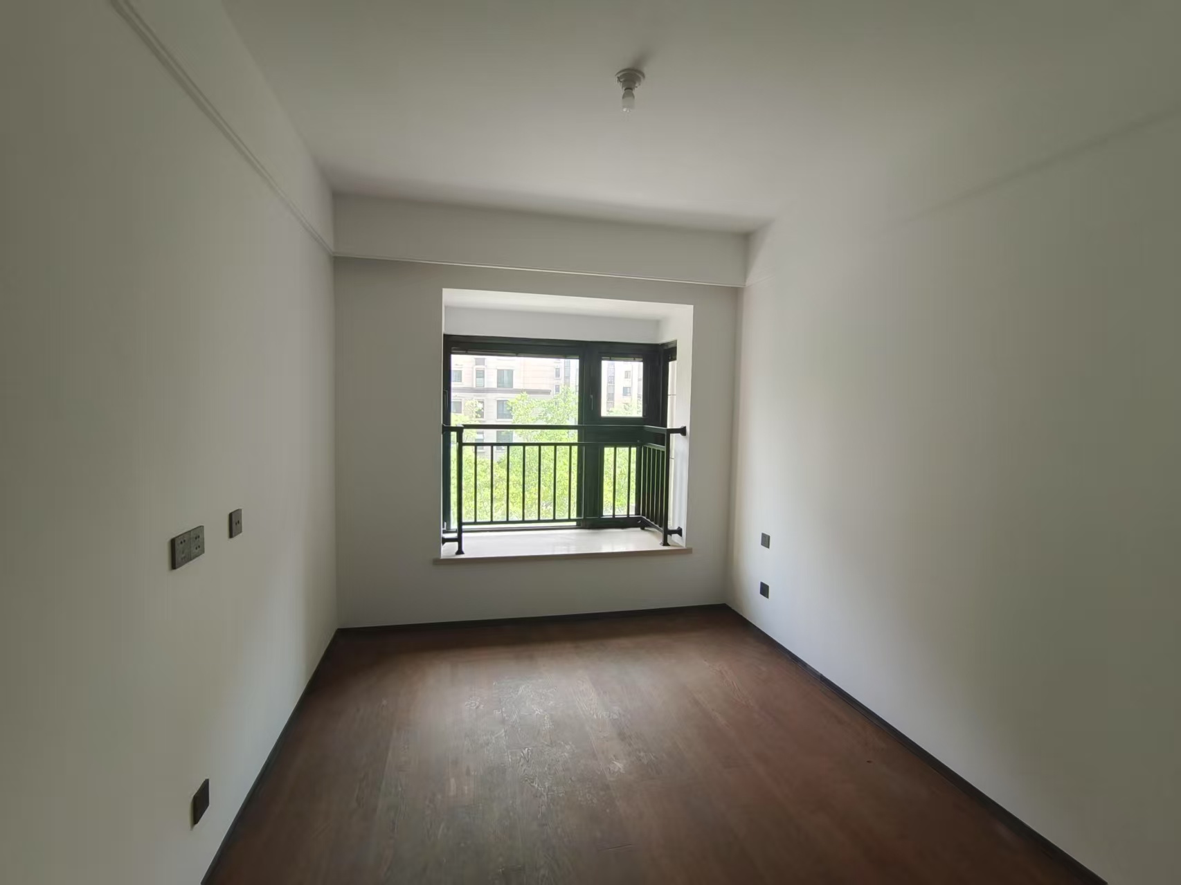 春风南岸东园 4室2厅2卫 136m&sup2;