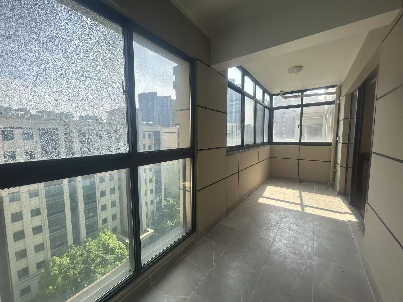 中创大都会 3室2厅2卫 110.3m&sup2;