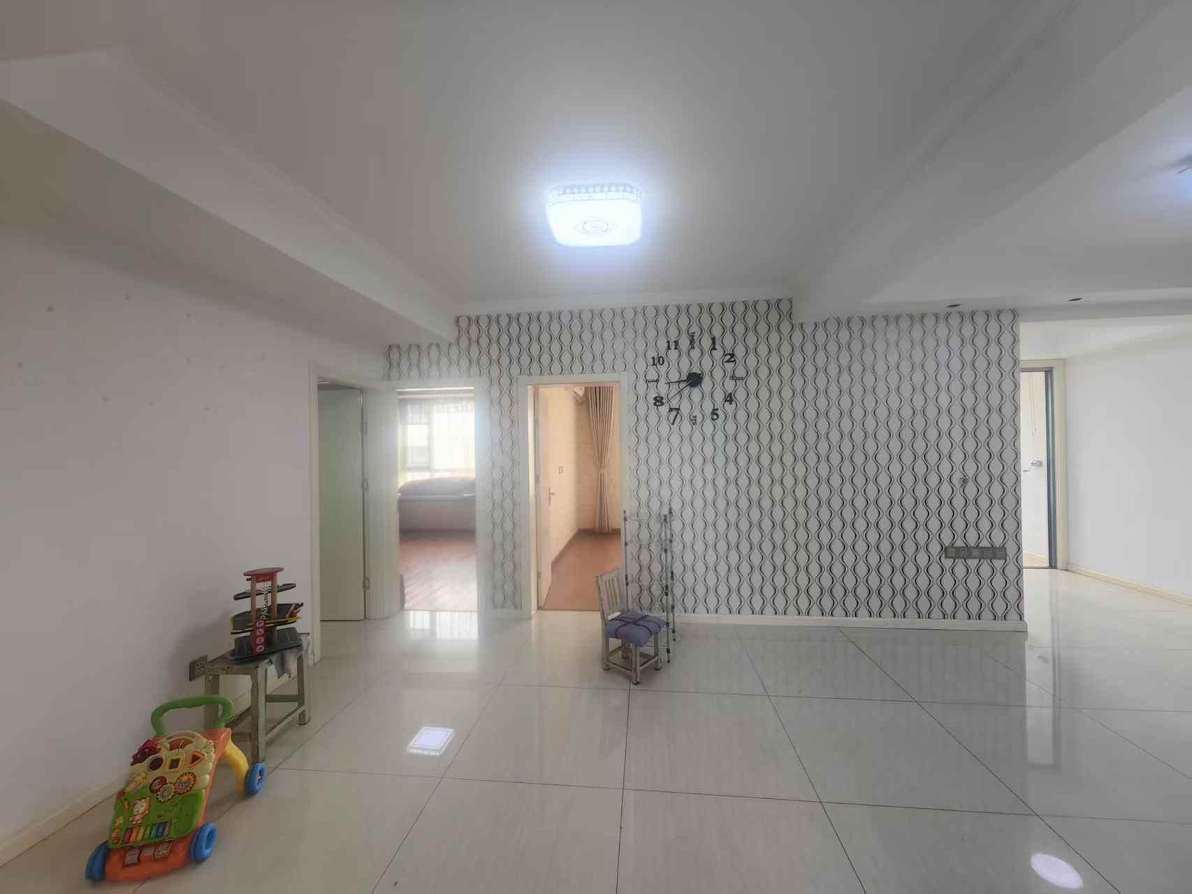 未来锦城 2室1厅1卫 90m²