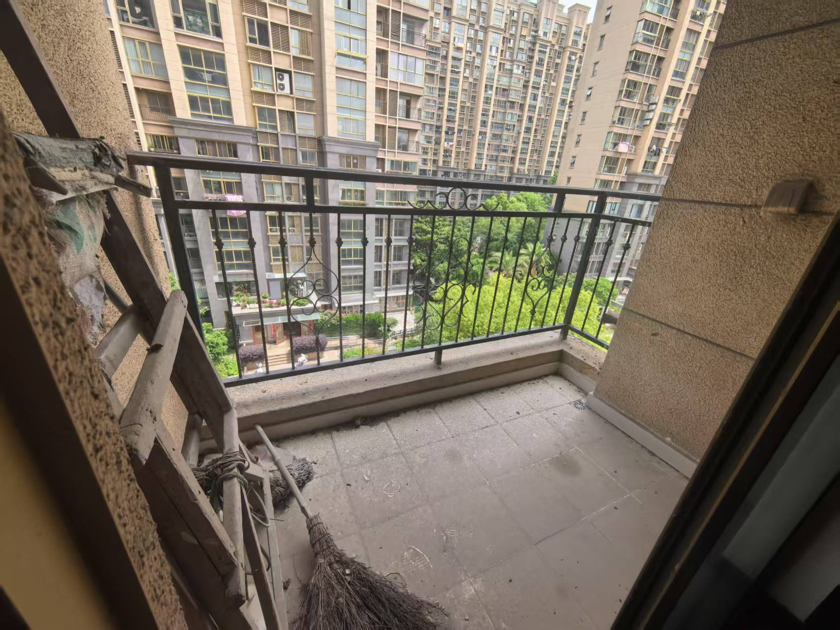 恒盛豪庭 3室2厅1卫 107m&sup2;