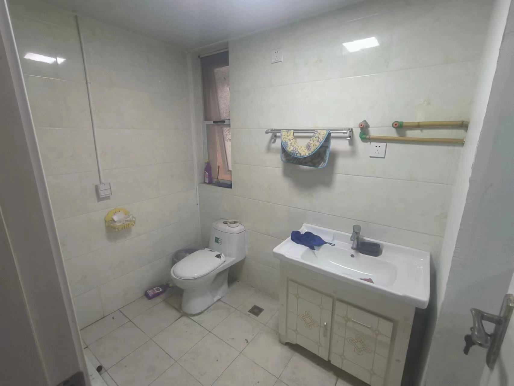 雨润星雨华府北区 3室2厅1卫 103m&sup2;