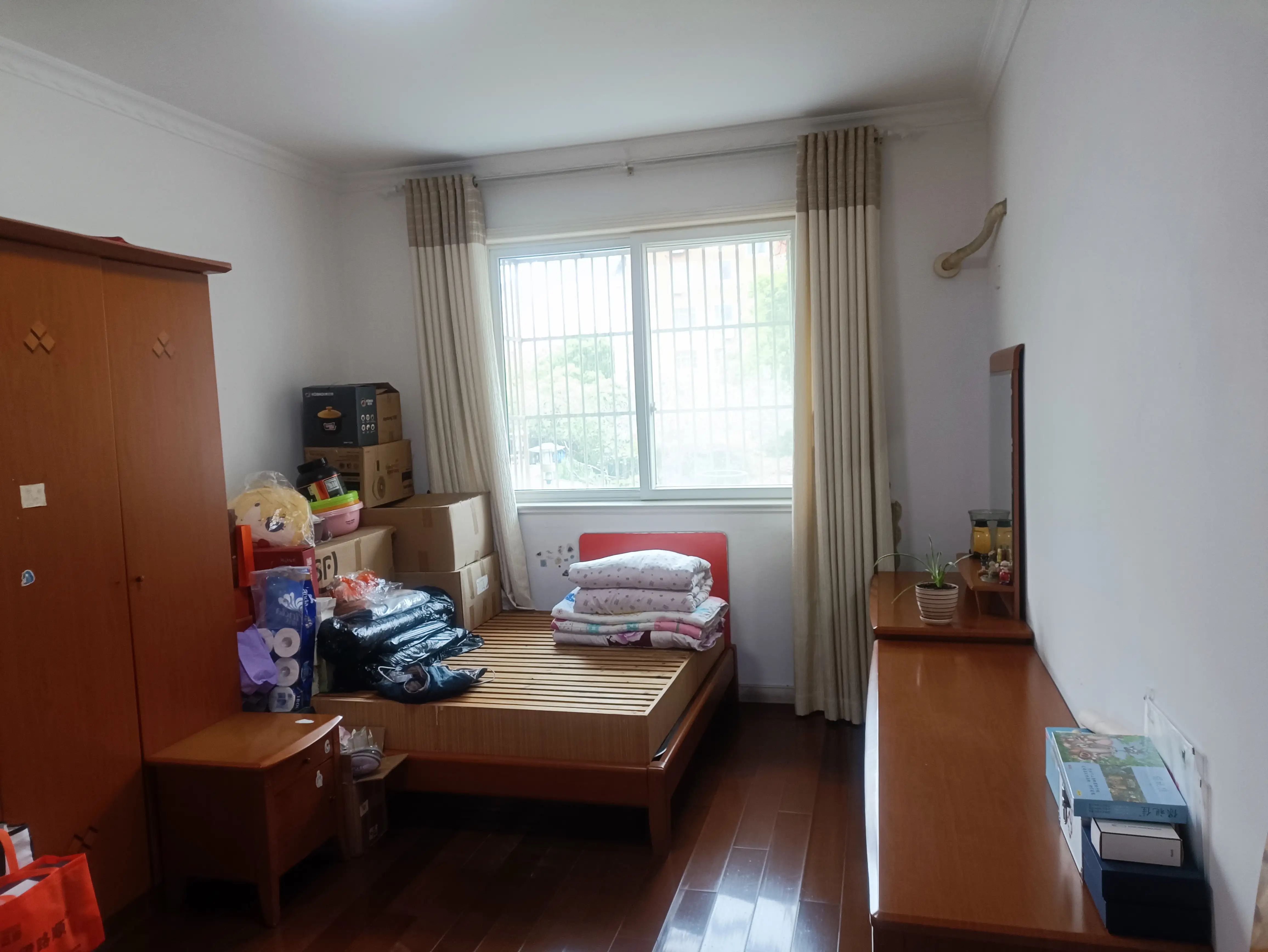 景怡花苑 4室2厅1卫 155.15m&sup2;