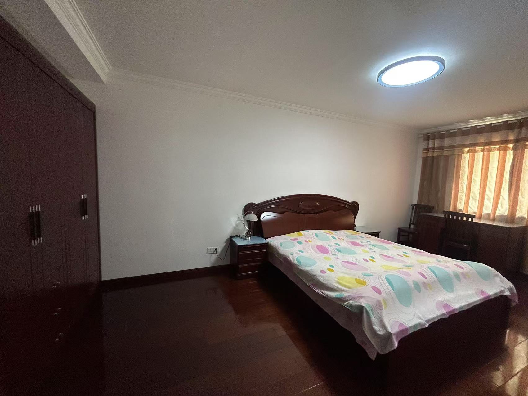 虹桥新苑 3室2厅1卫 137.64m&sup2;