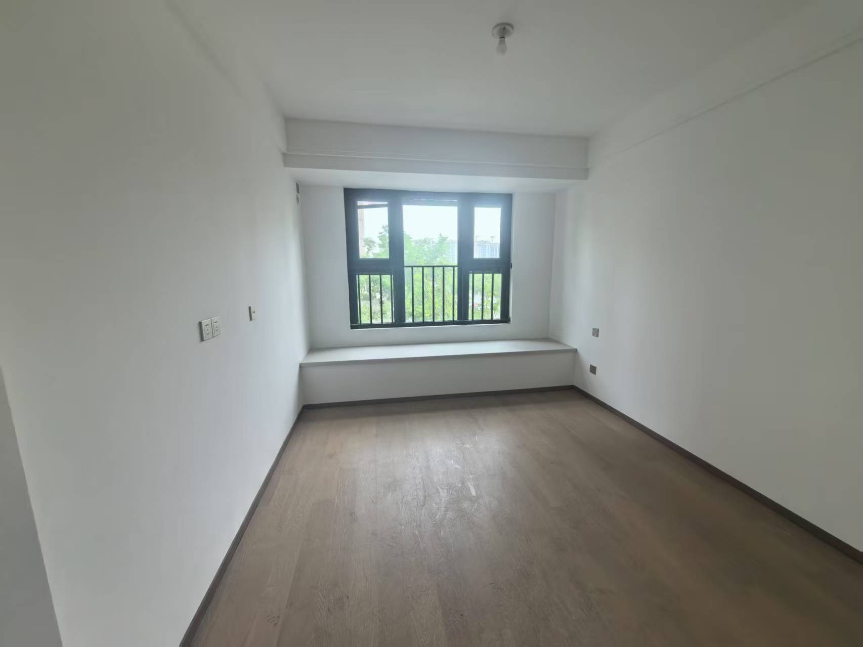 华禧铭苑 3室2厅1卫 103m&sup2;