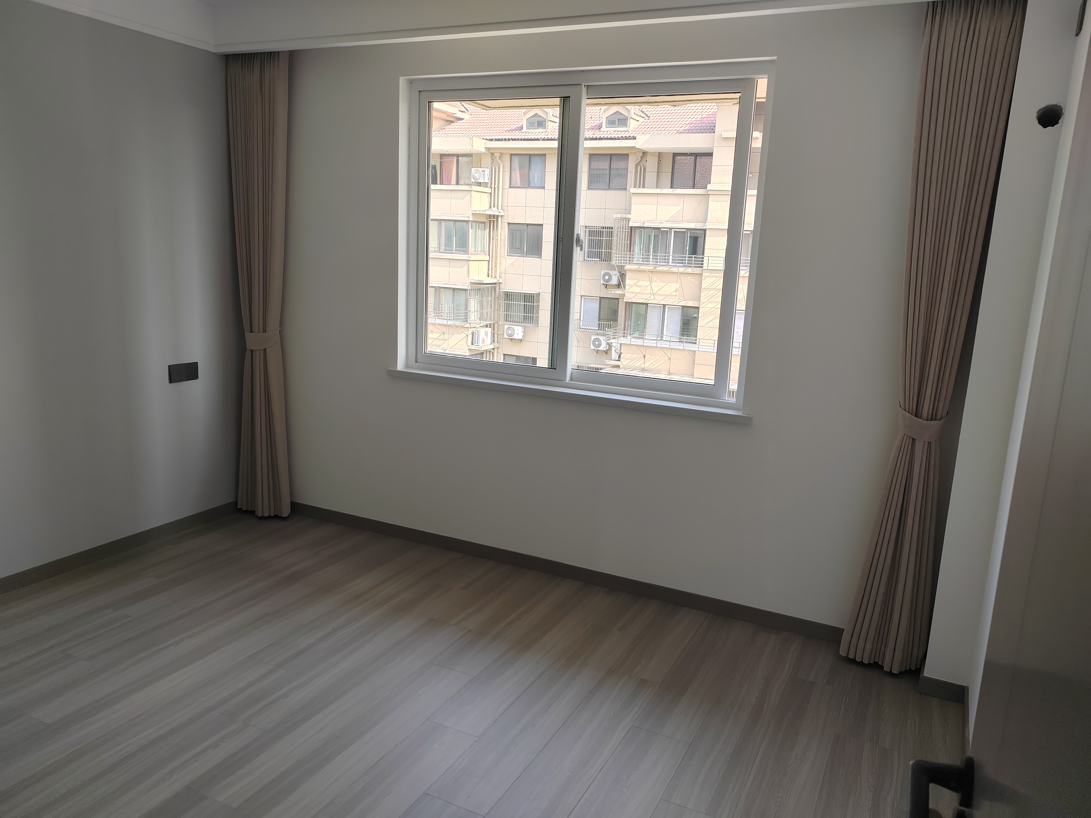 世家花园 3室2厅1卫 119.18m&sup2;