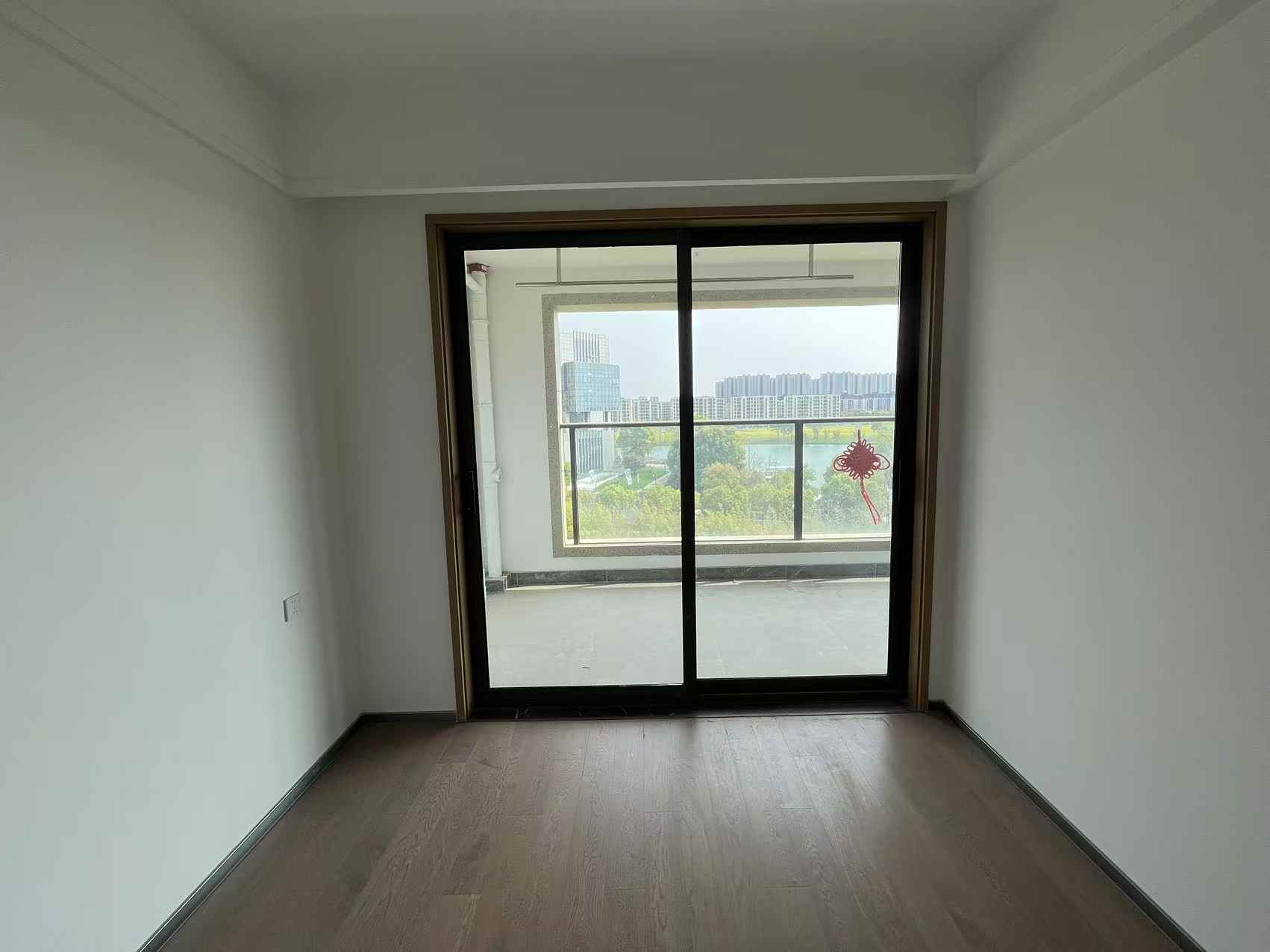 湖悦云境 4室2厅2卫 122m&sup2;