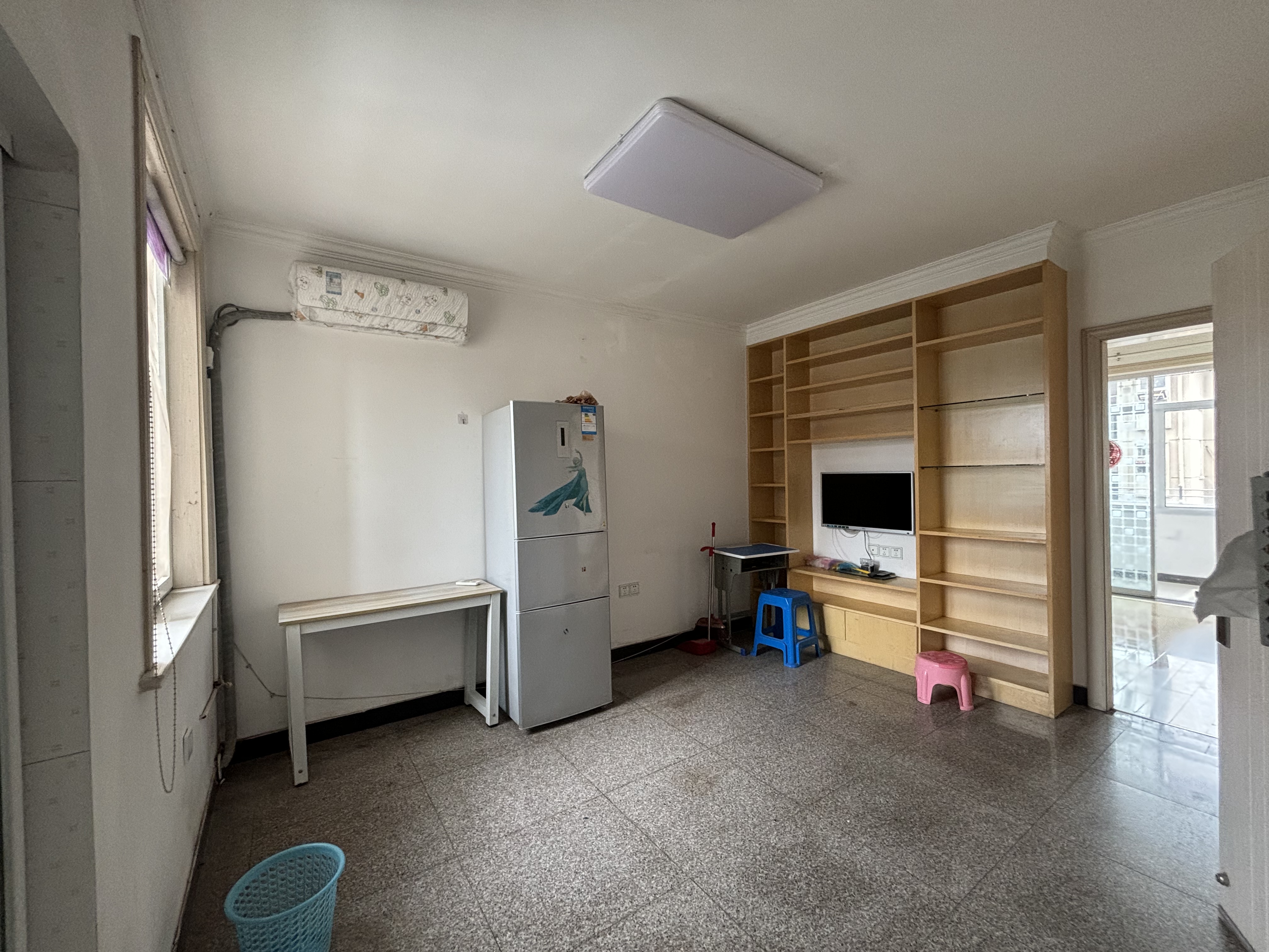 虹桥新村(朝霞路) 2室1厅1卫 61.9m²
