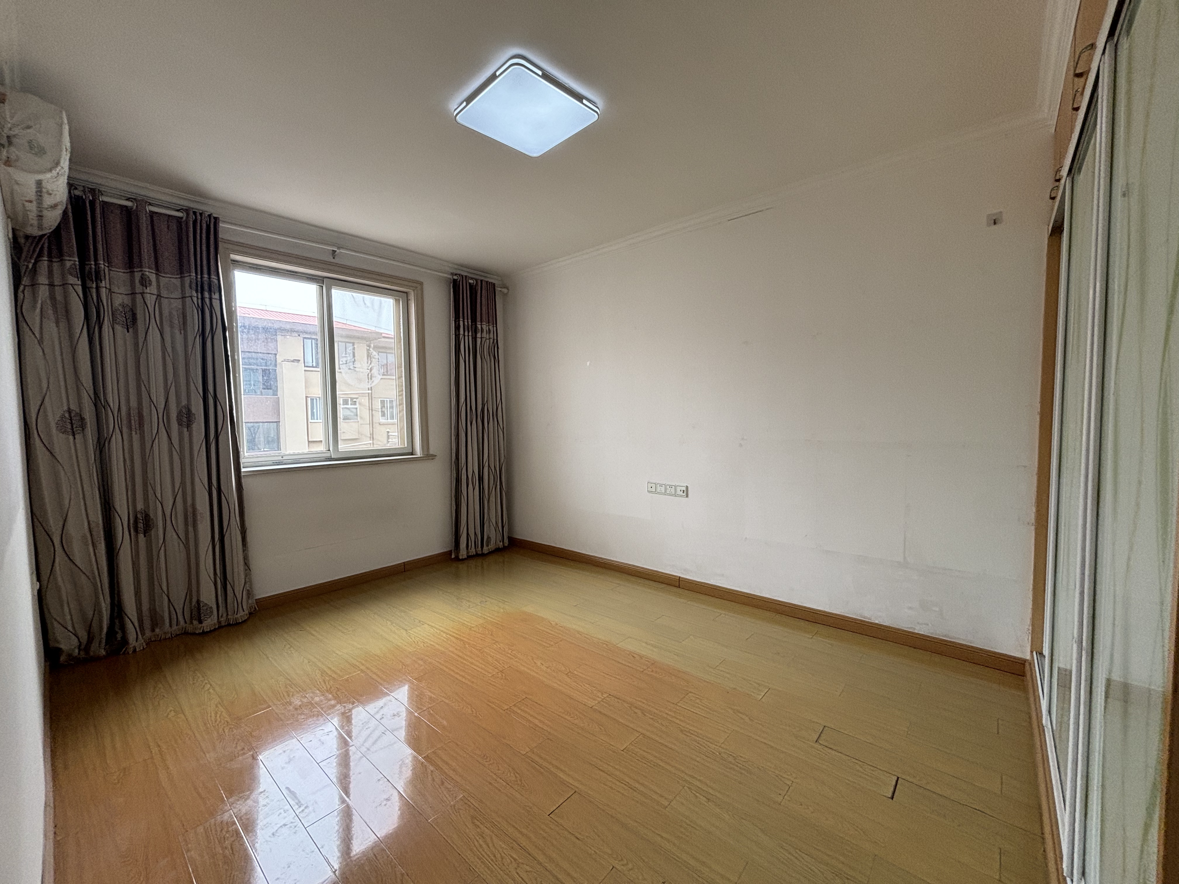 虹桥新村(朝霞路) 2室1厅1卫 61.9m&sup2;