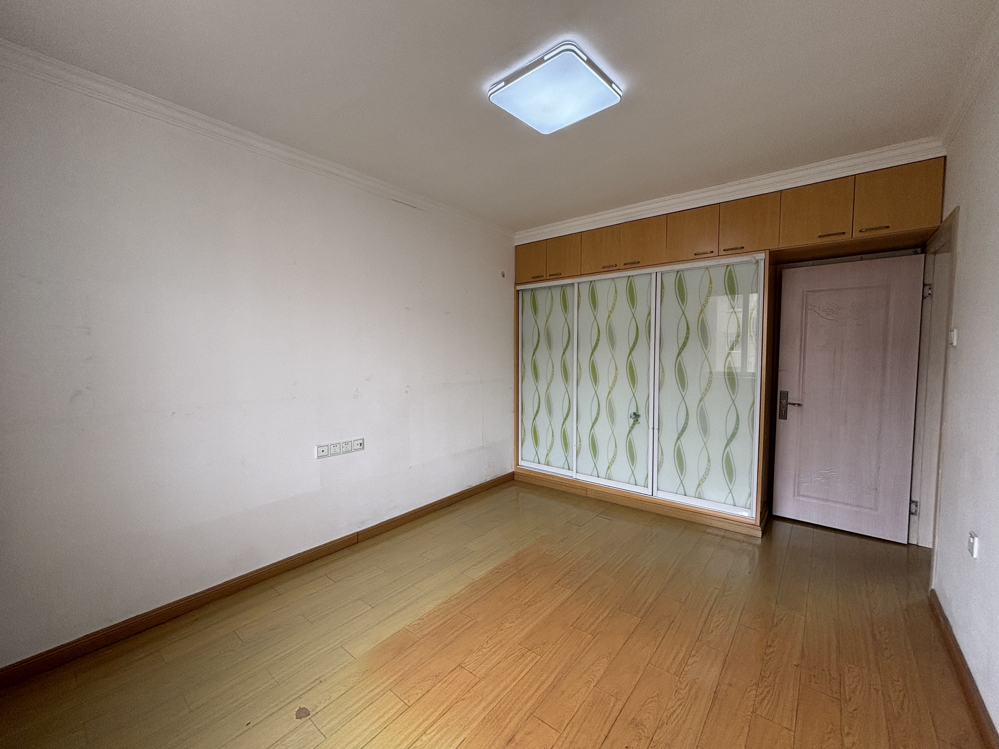 虹桥新村(朝霞路) 2室1厅1卫 61.9m&sup2;
