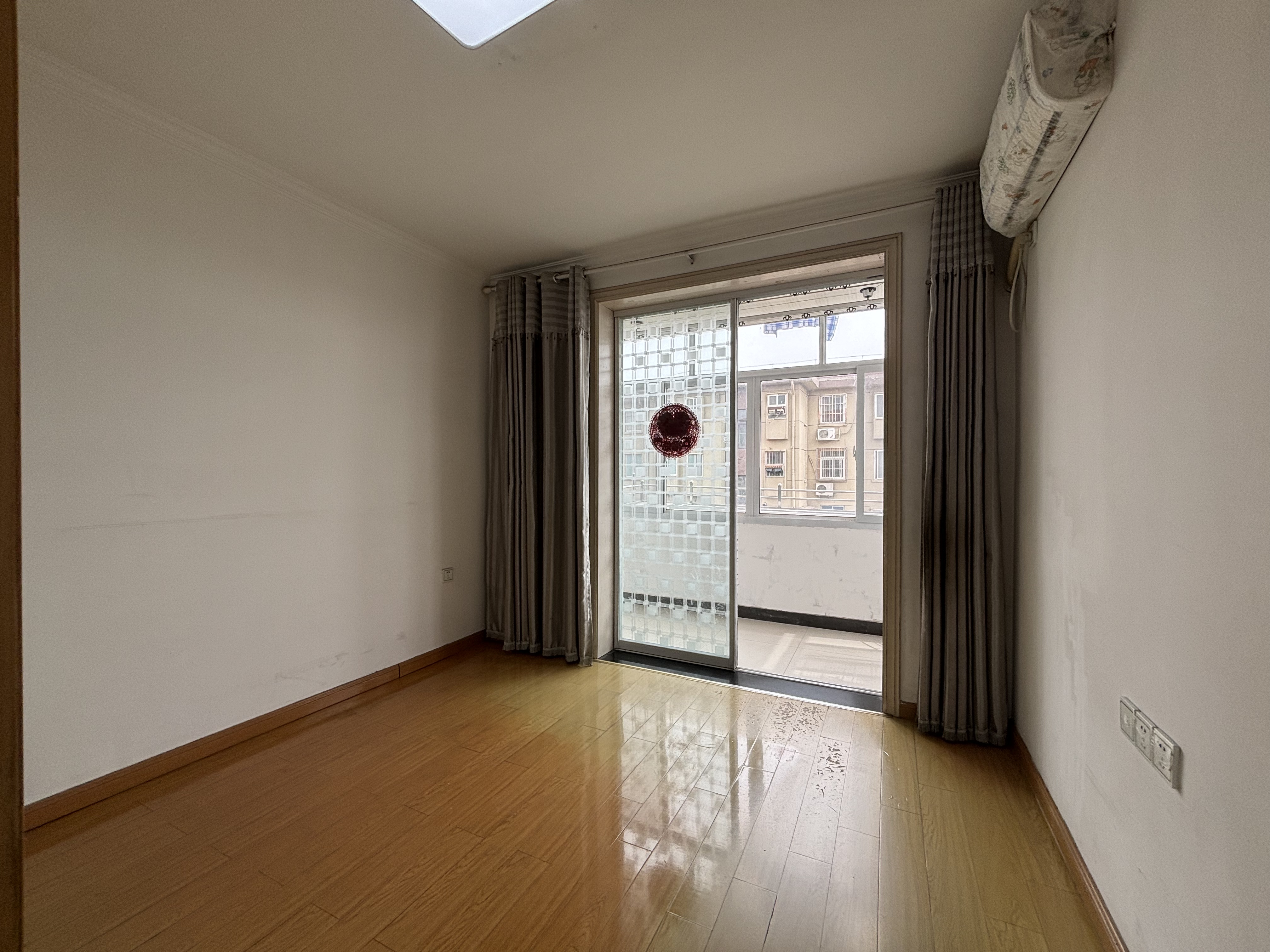 虹桥新村(朝霞路) 2室1厅1卫 61.9m&sup2;