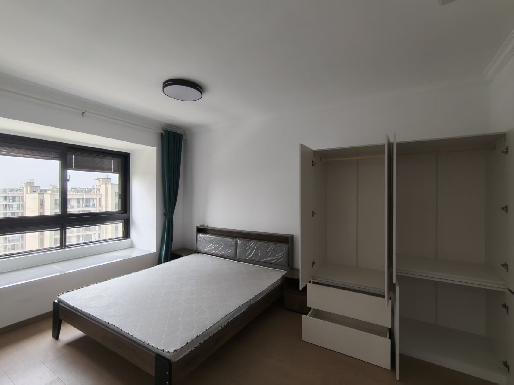 绿地江海图 3室2厅2卫 120.00m&sup2;