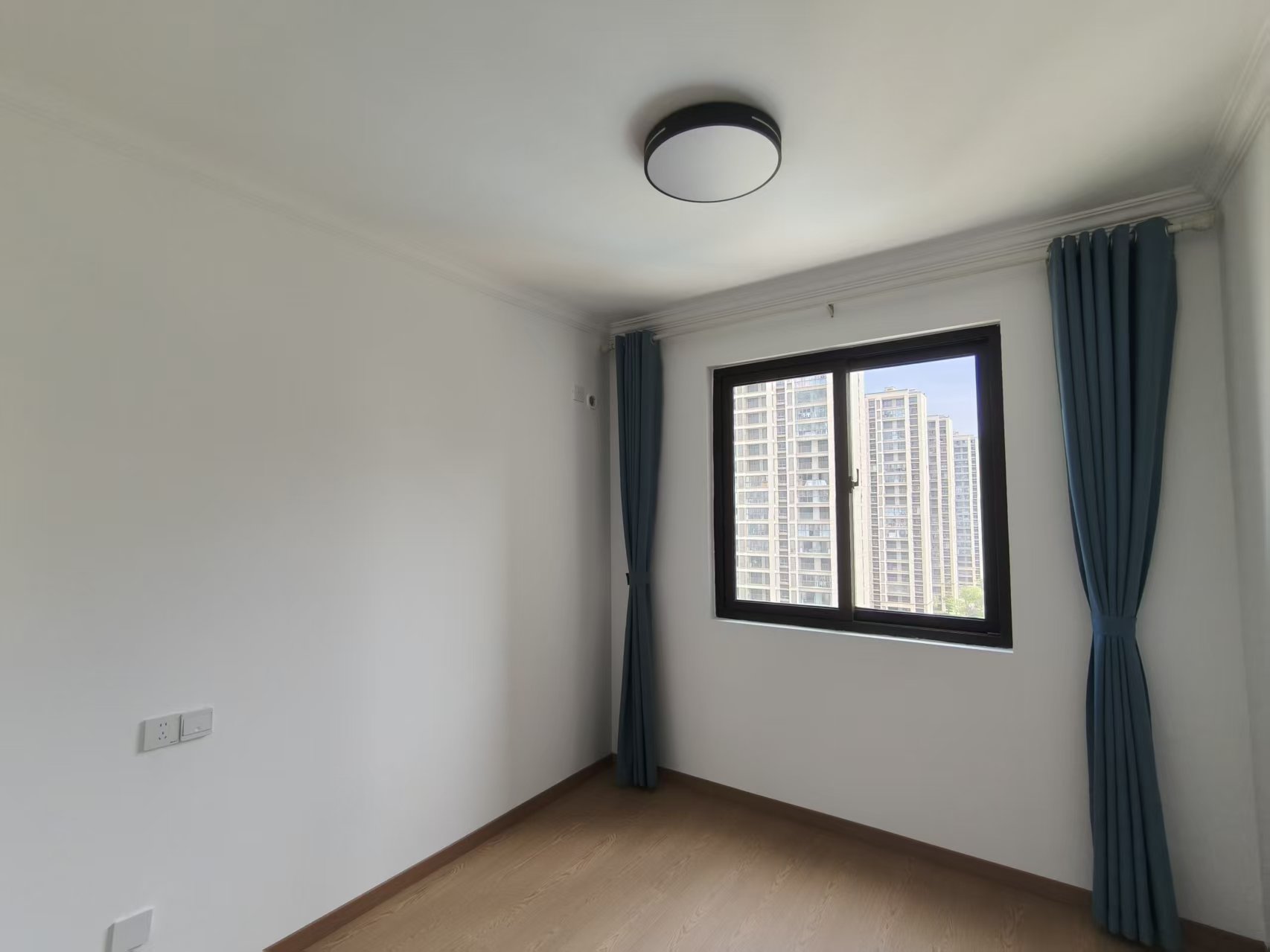 绿地江海图 3室2厅2卫 120.00m&sup2;