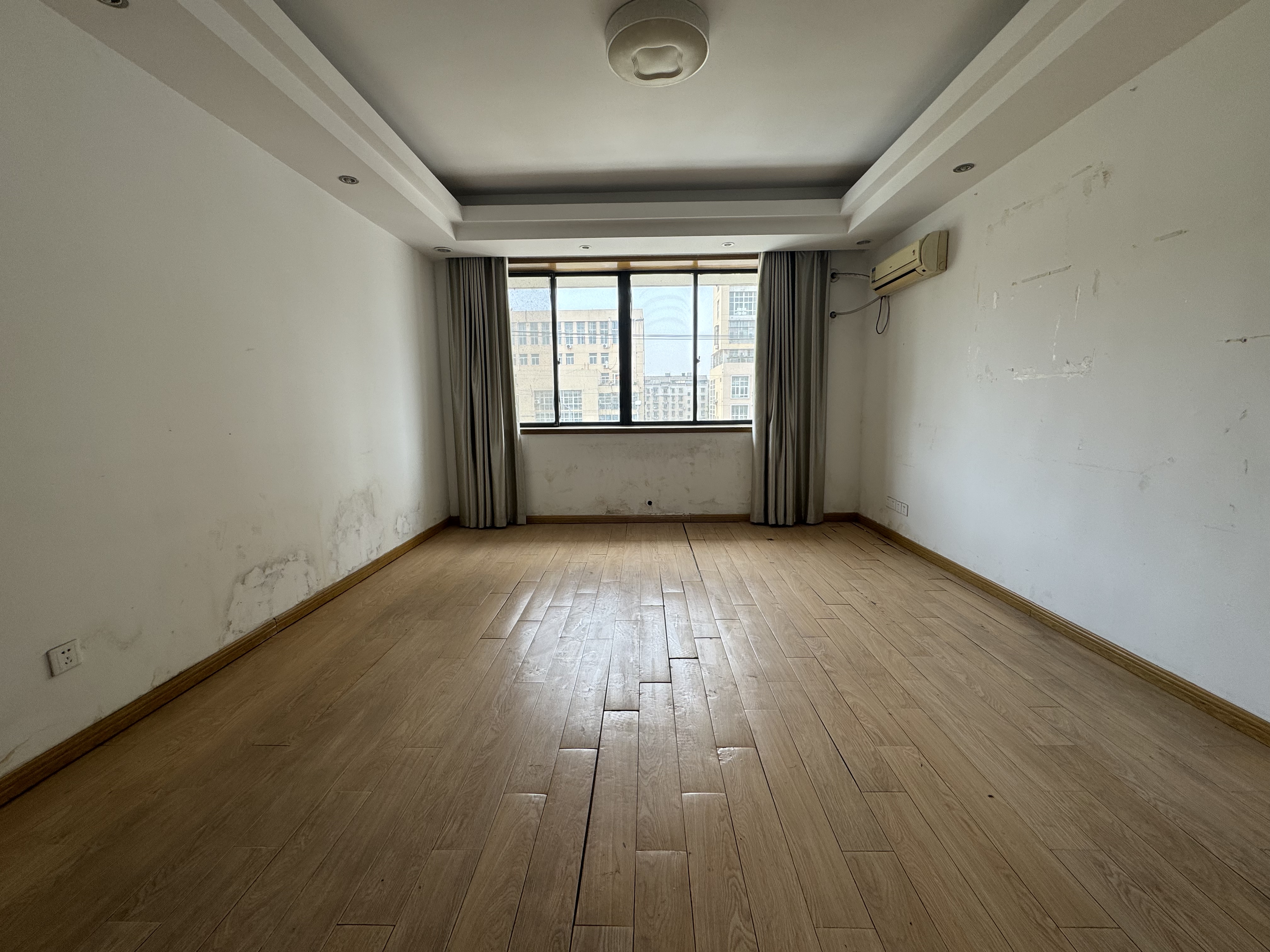 永兴佳园 4室2厅2卫 210m&sup2;