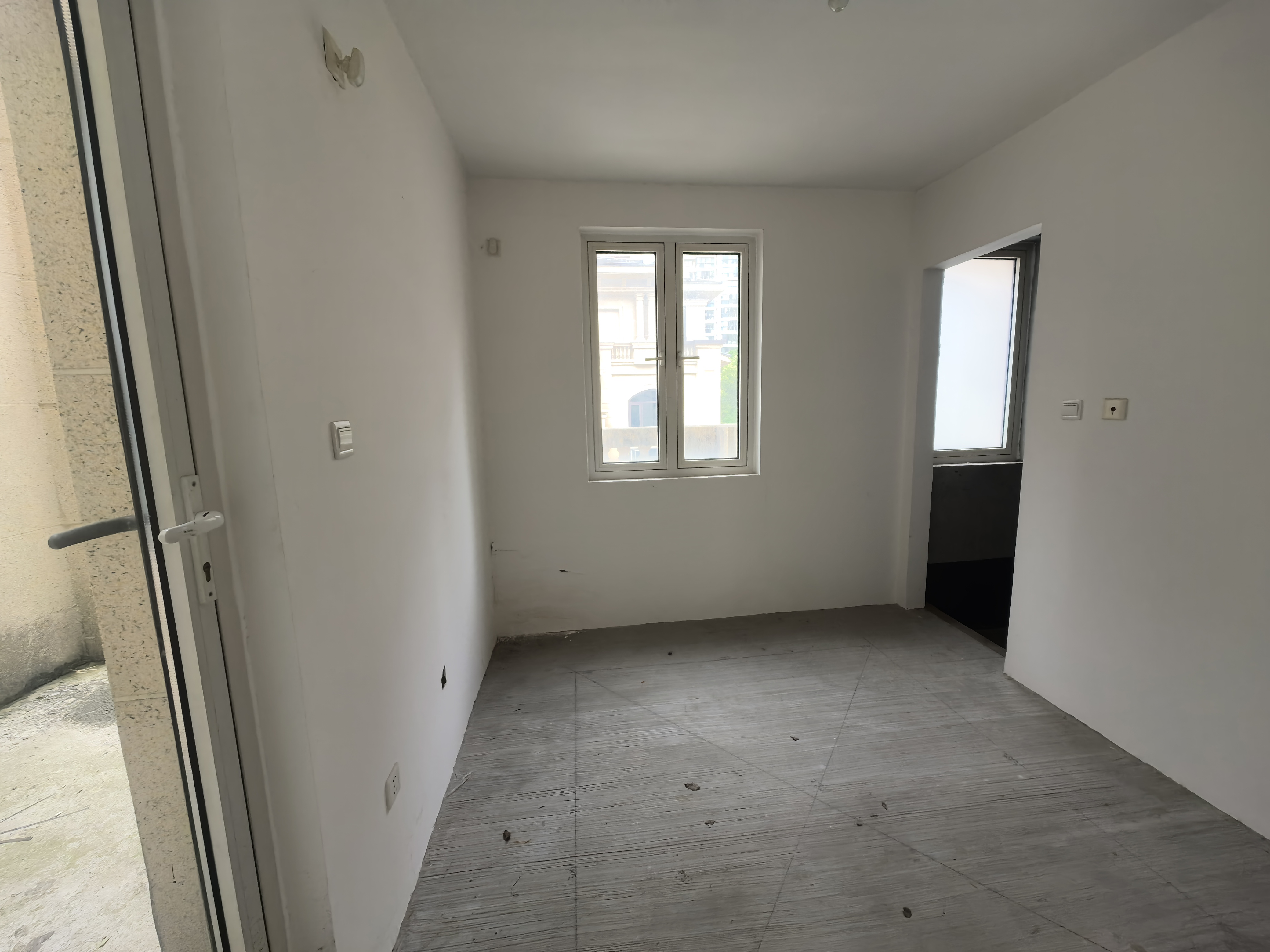 湖滨华庭 5室2厅3卫 285m&sup2;